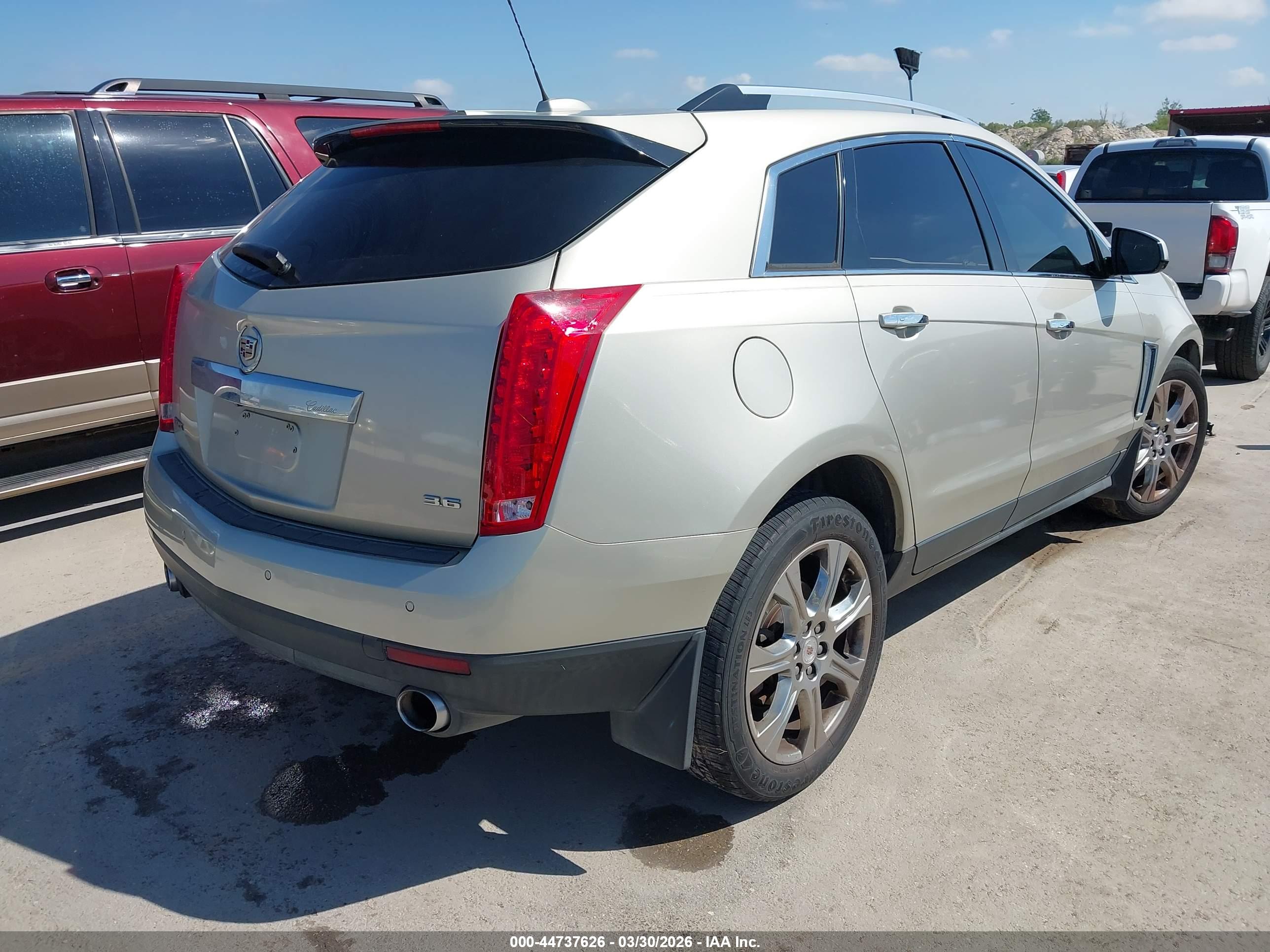 CADILLAC SRX image 4