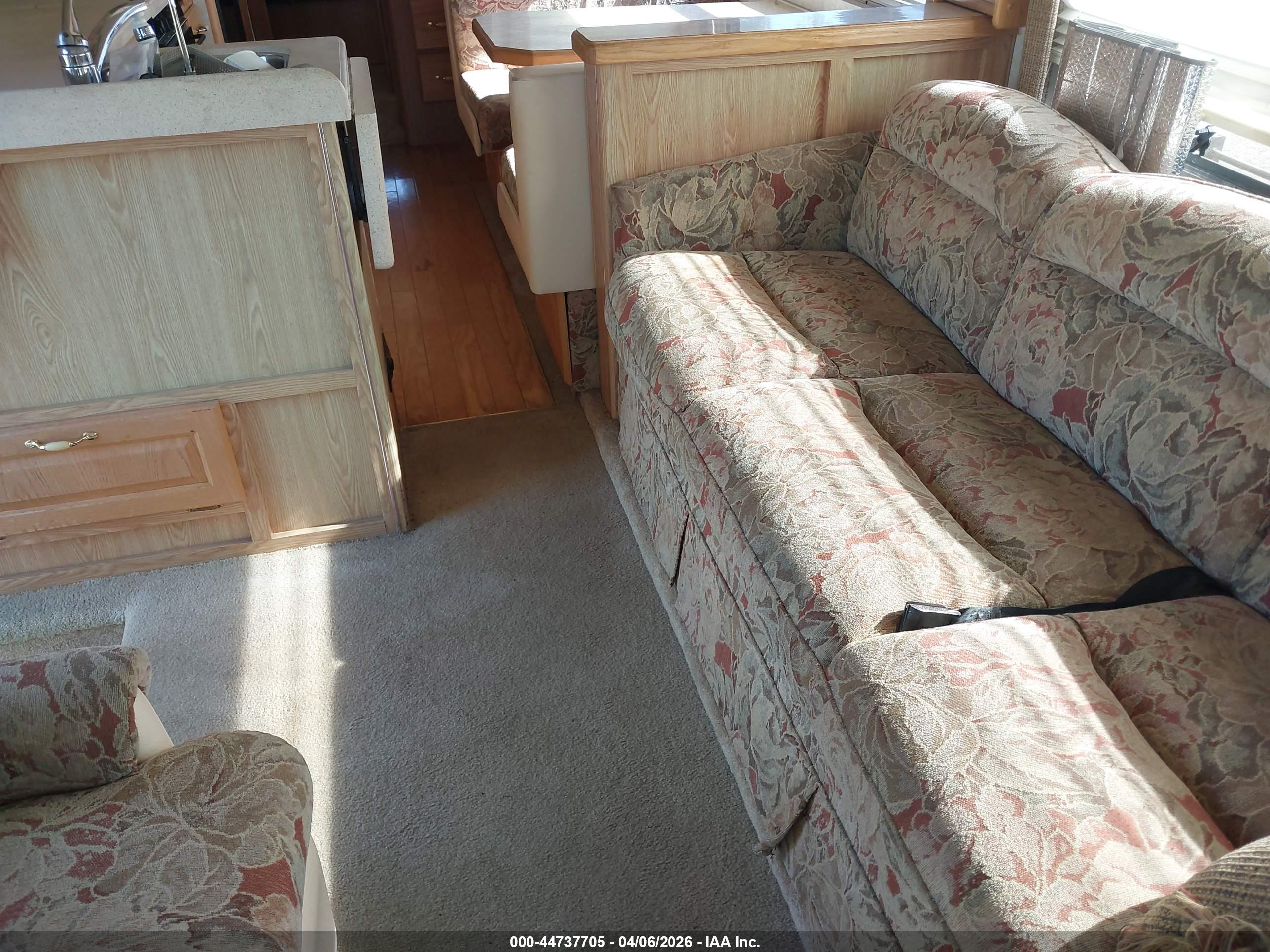 FORD F550 image 8