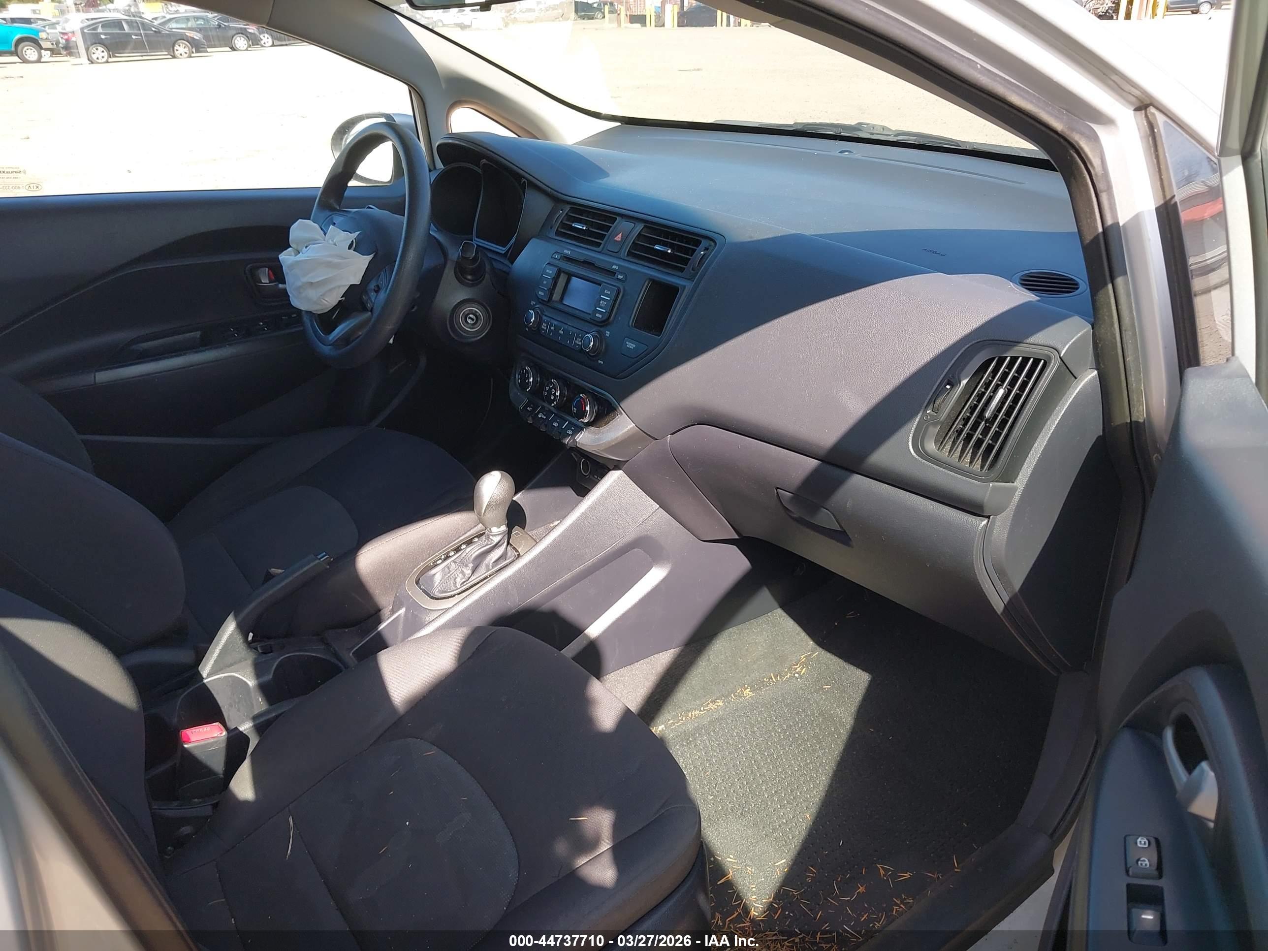 KIA RIO image 5