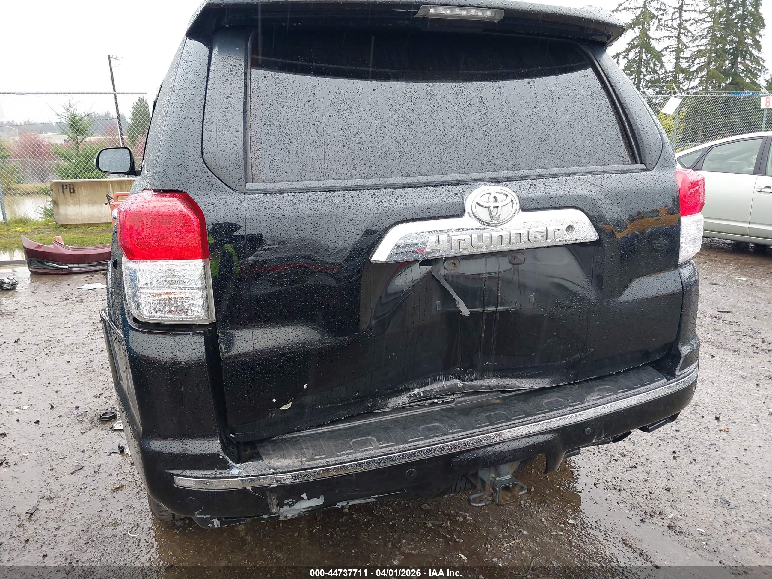 TOYOTA 4RUNNER image 6
