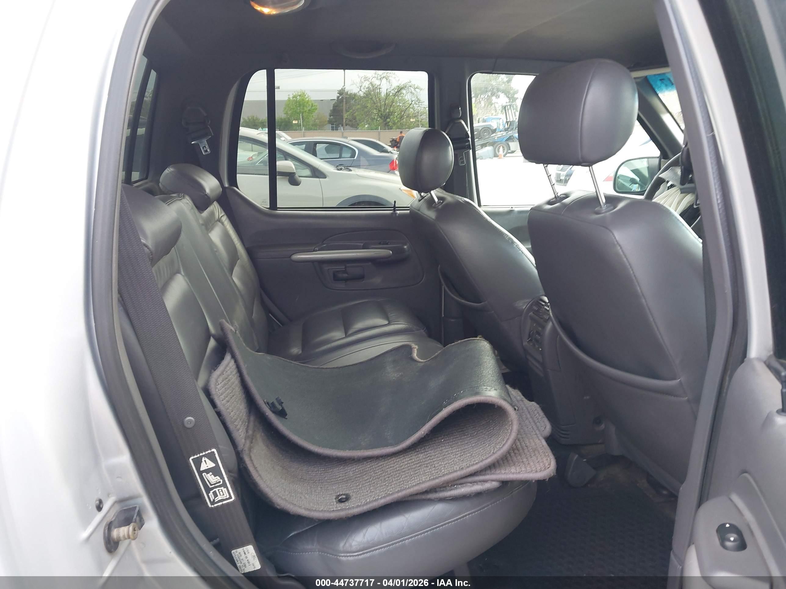FORD EXPLORER image 8