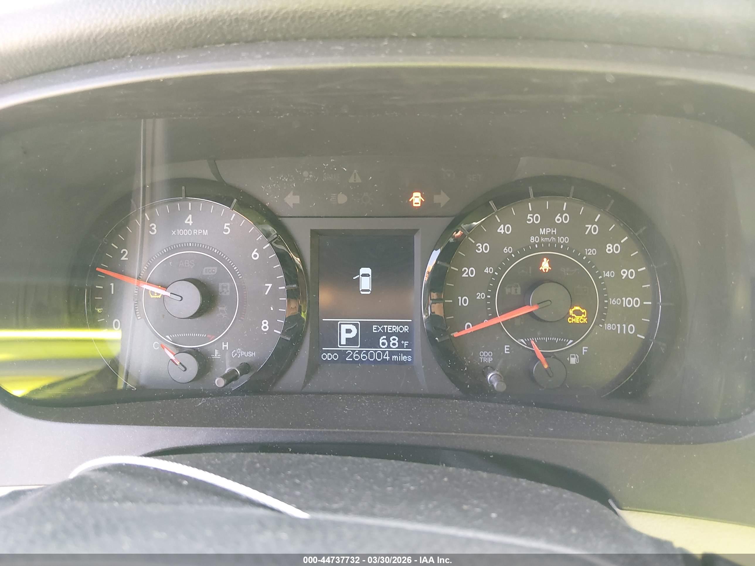 TOYOTA SIENNA image 7