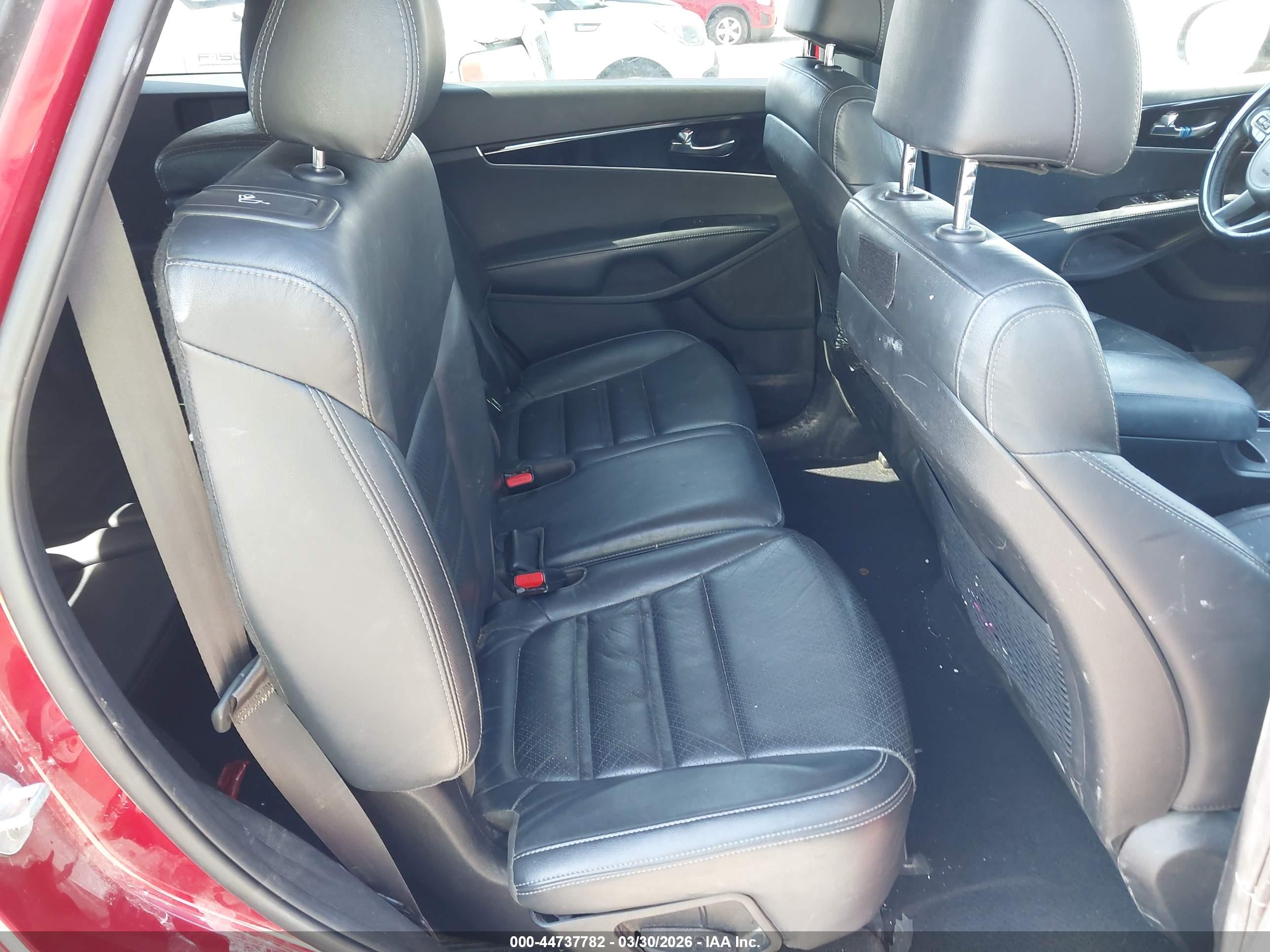KIA SORENTO image 8