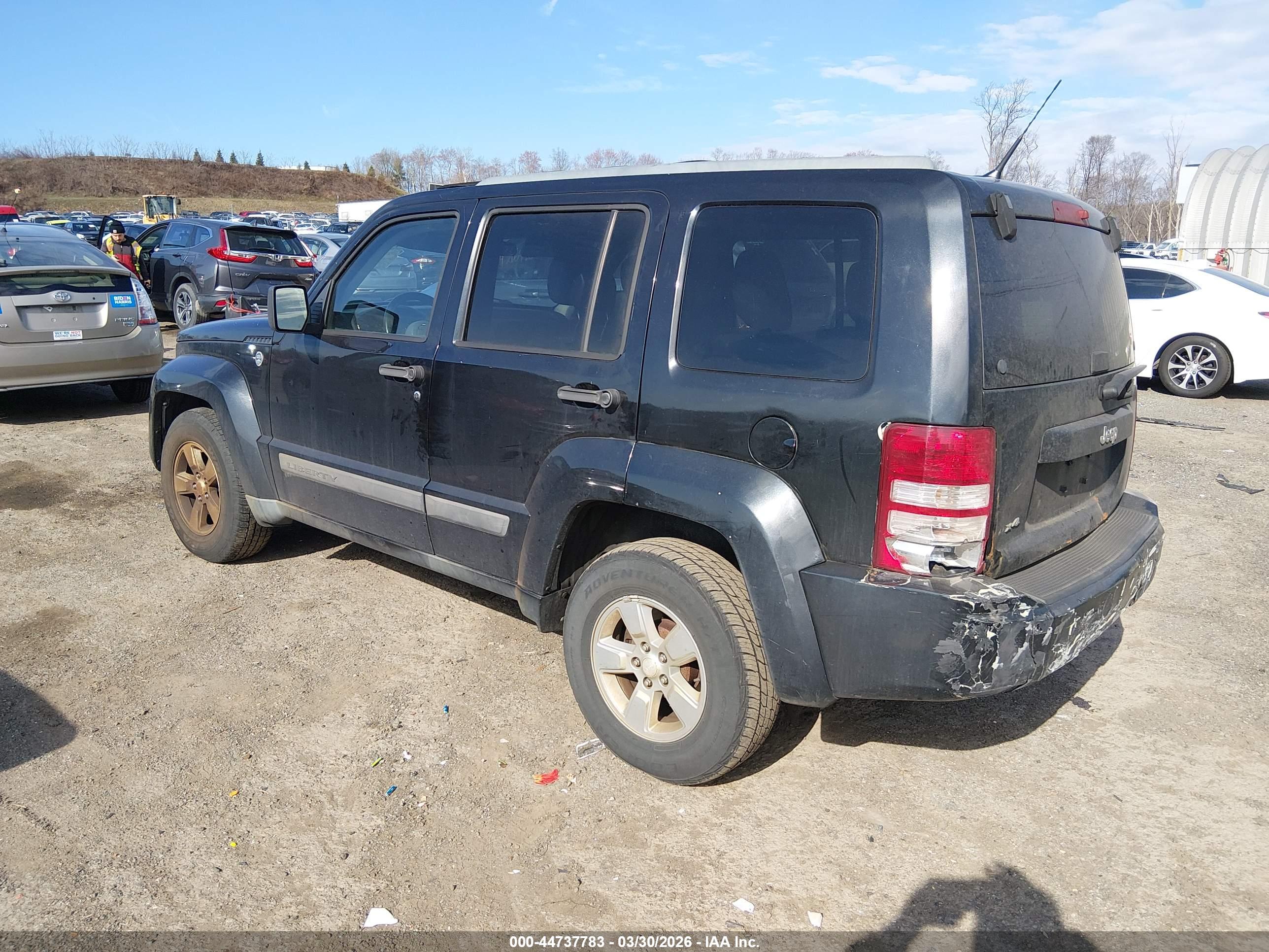 JEEP LIBERTY image 3