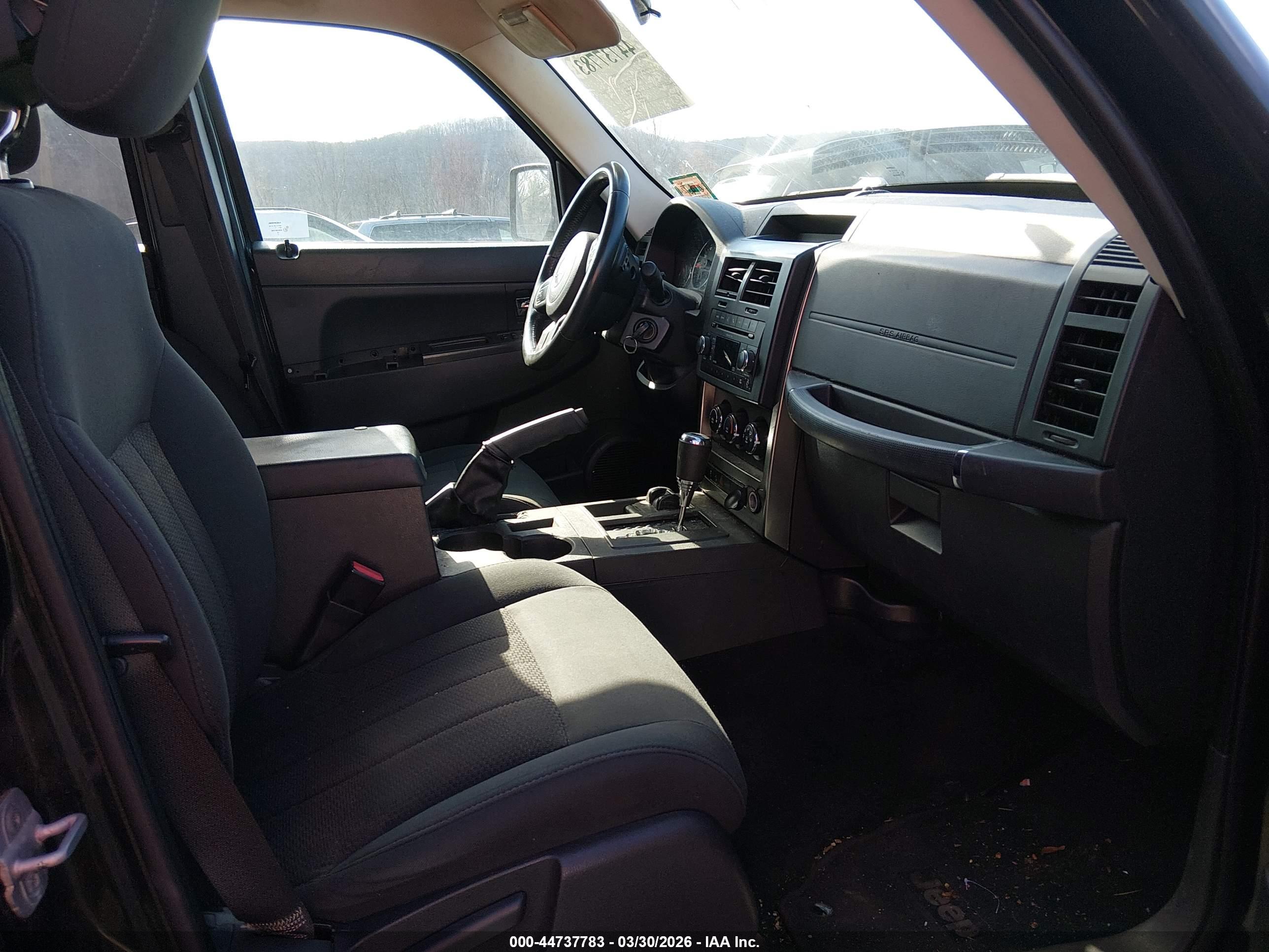 JEEP LIBERTY image 5