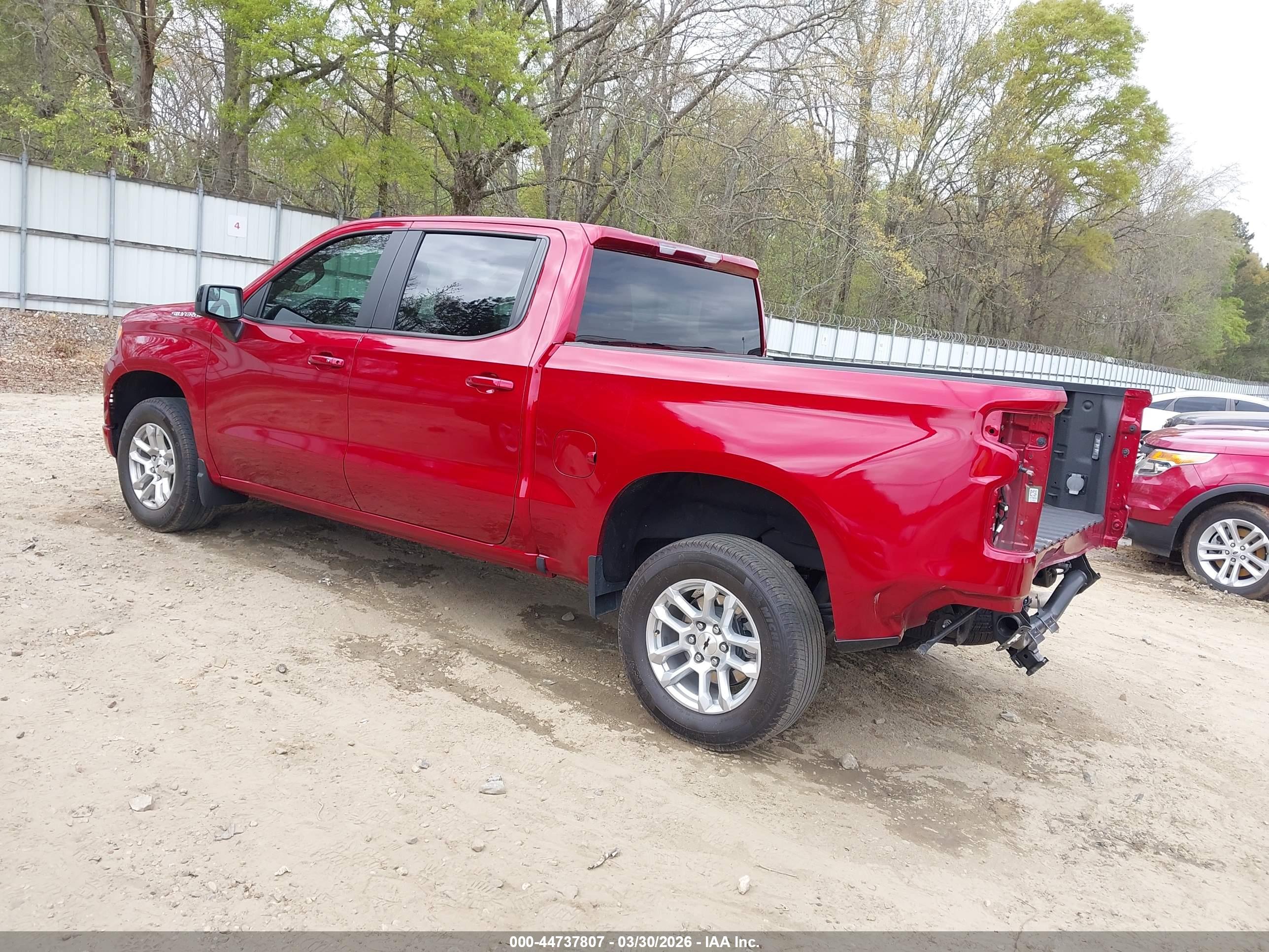 CHEVROLET SILVERADO image 3