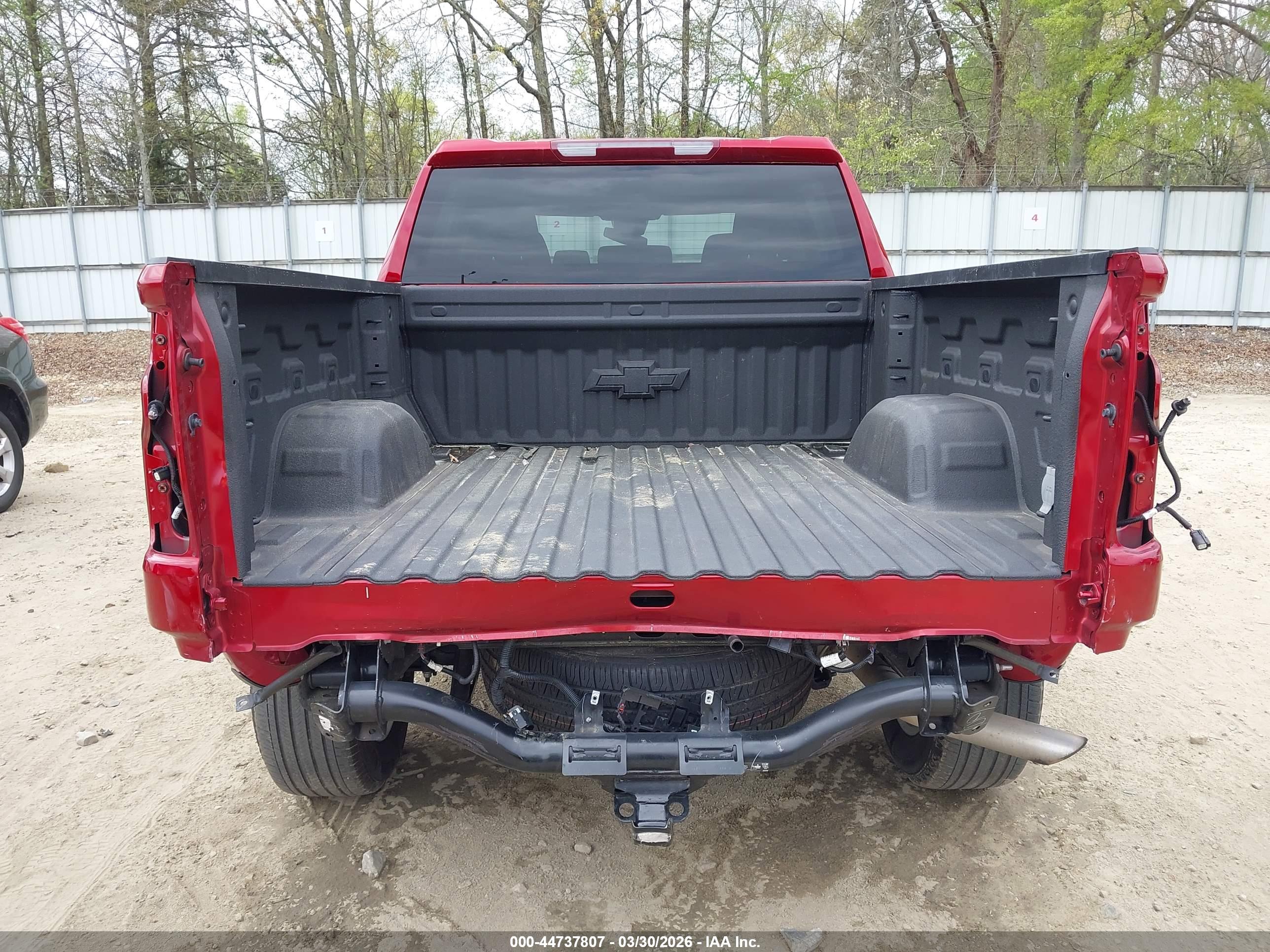 CHEVROLET SILVERADO image 6