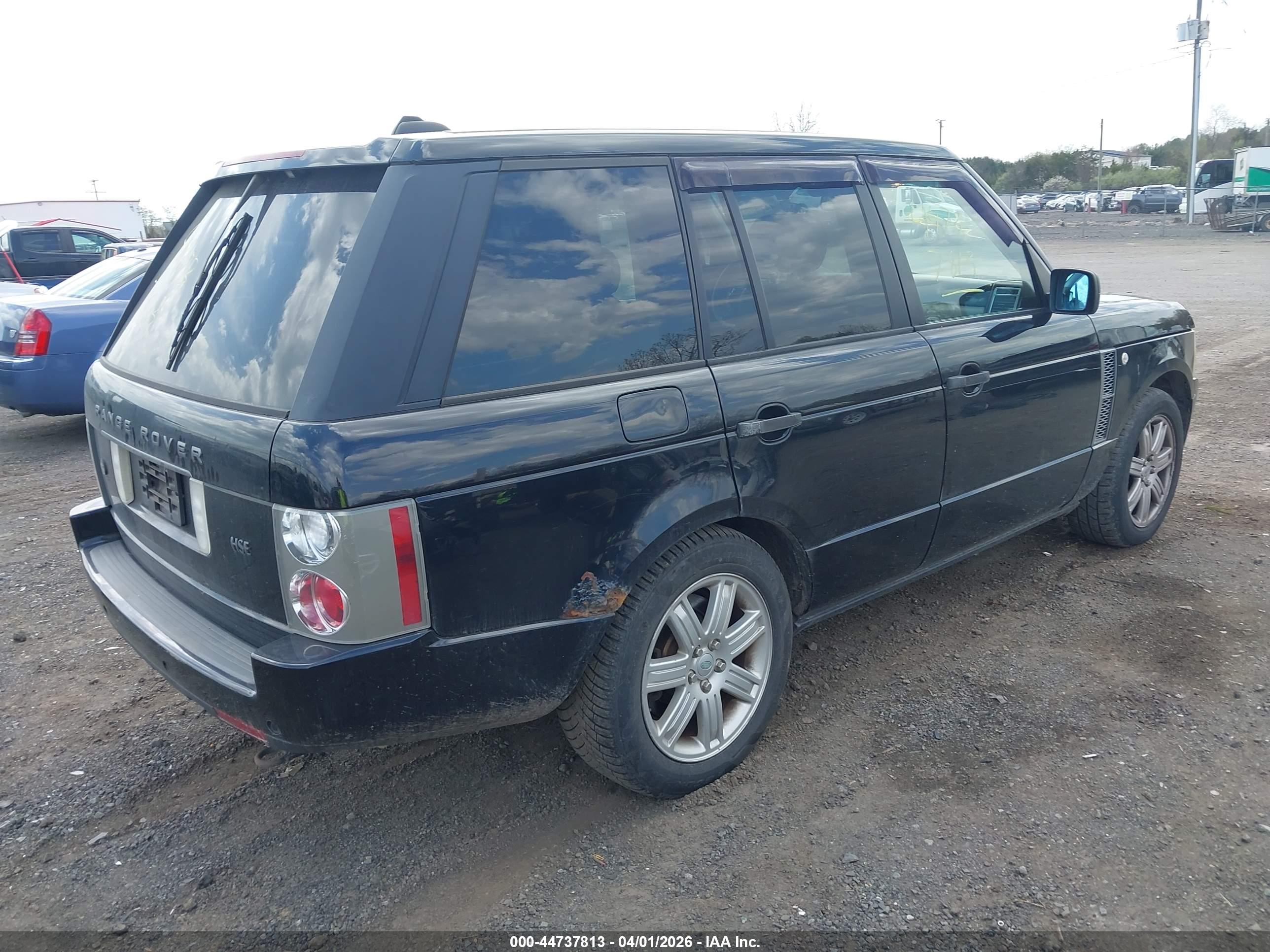 LAND ROVER image 4