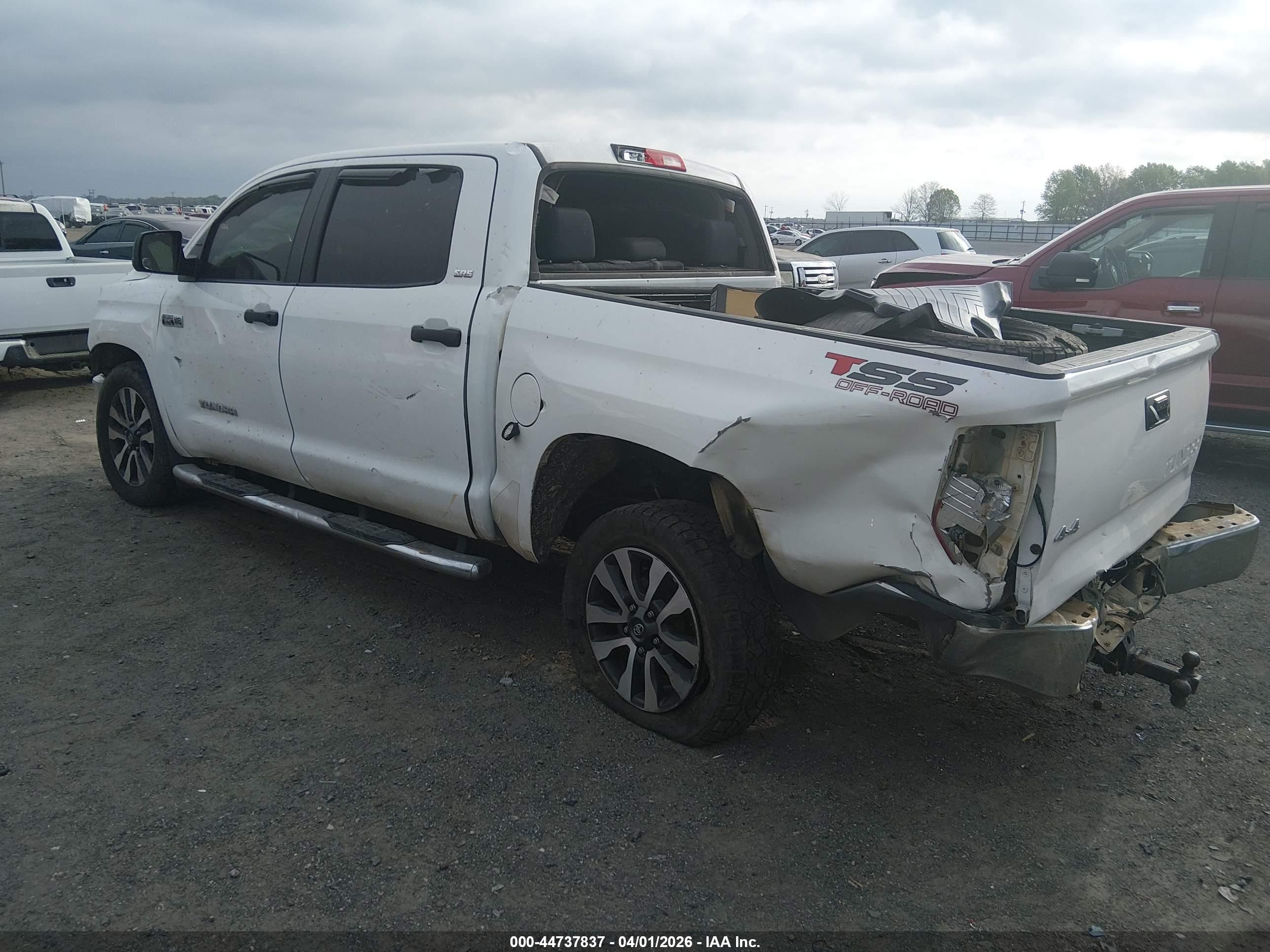 TOYOTA TUNDRA image 3