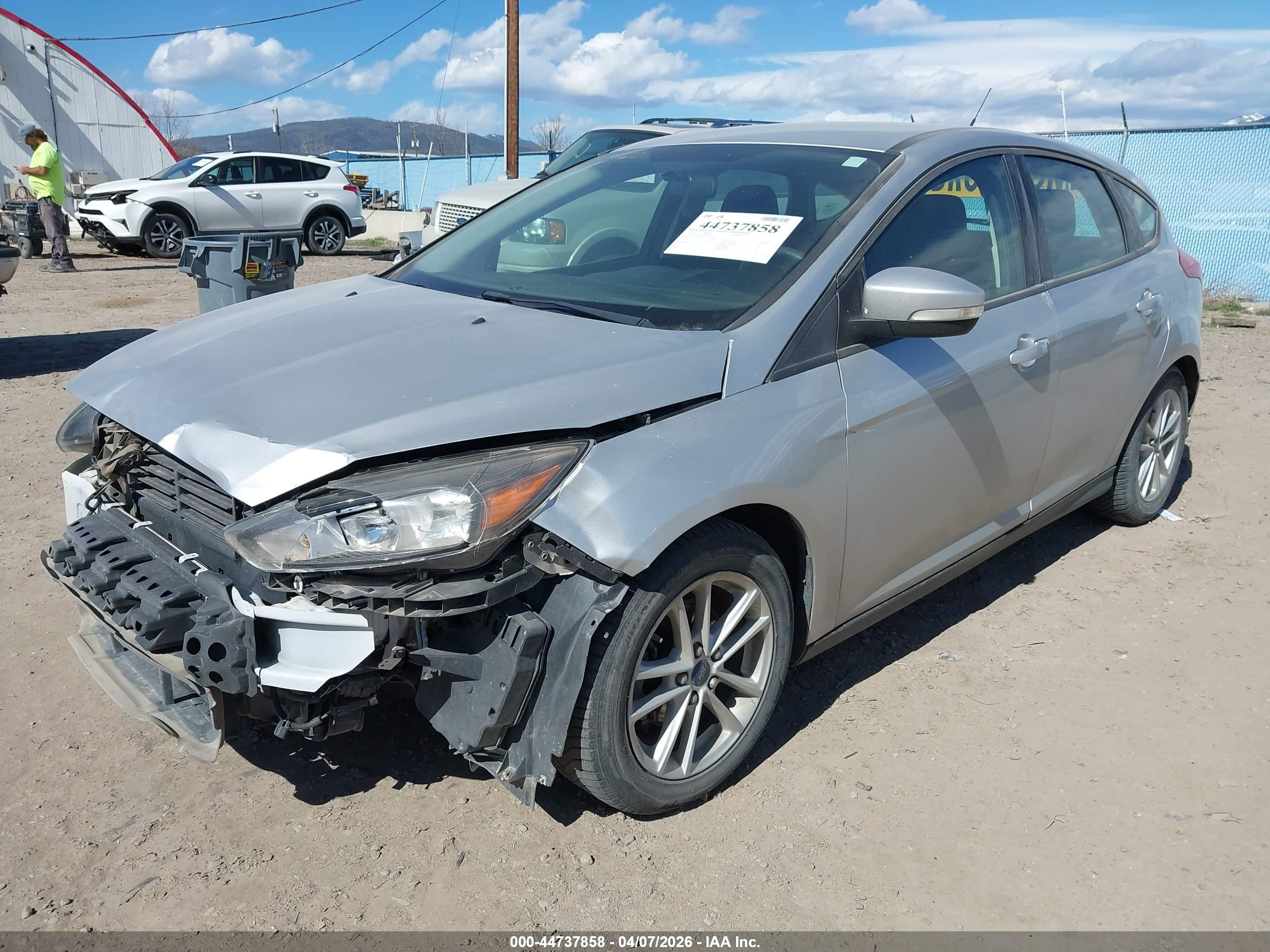 FORD FOCUS image 2