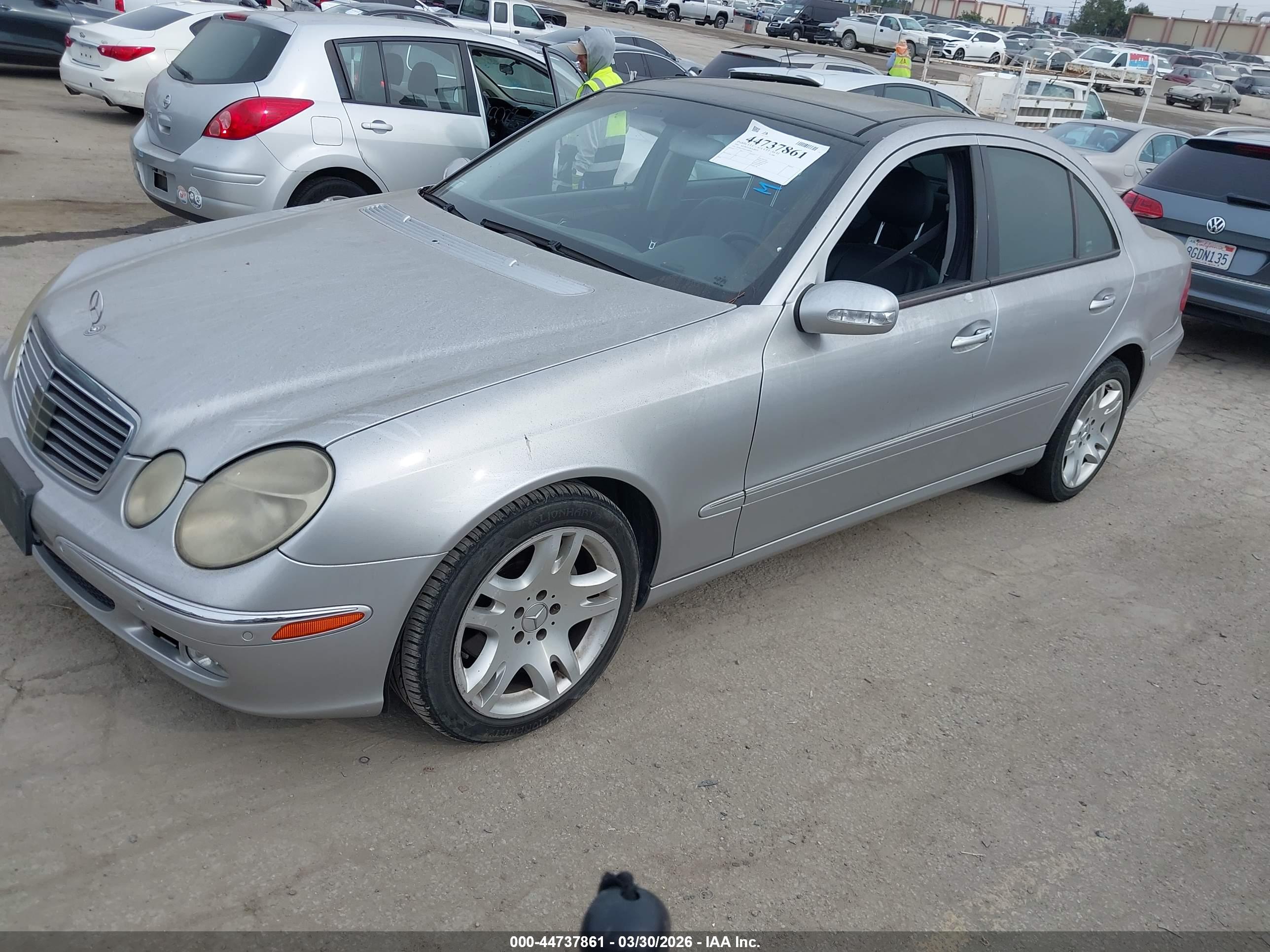 MERCEDES-BENZ E image 2