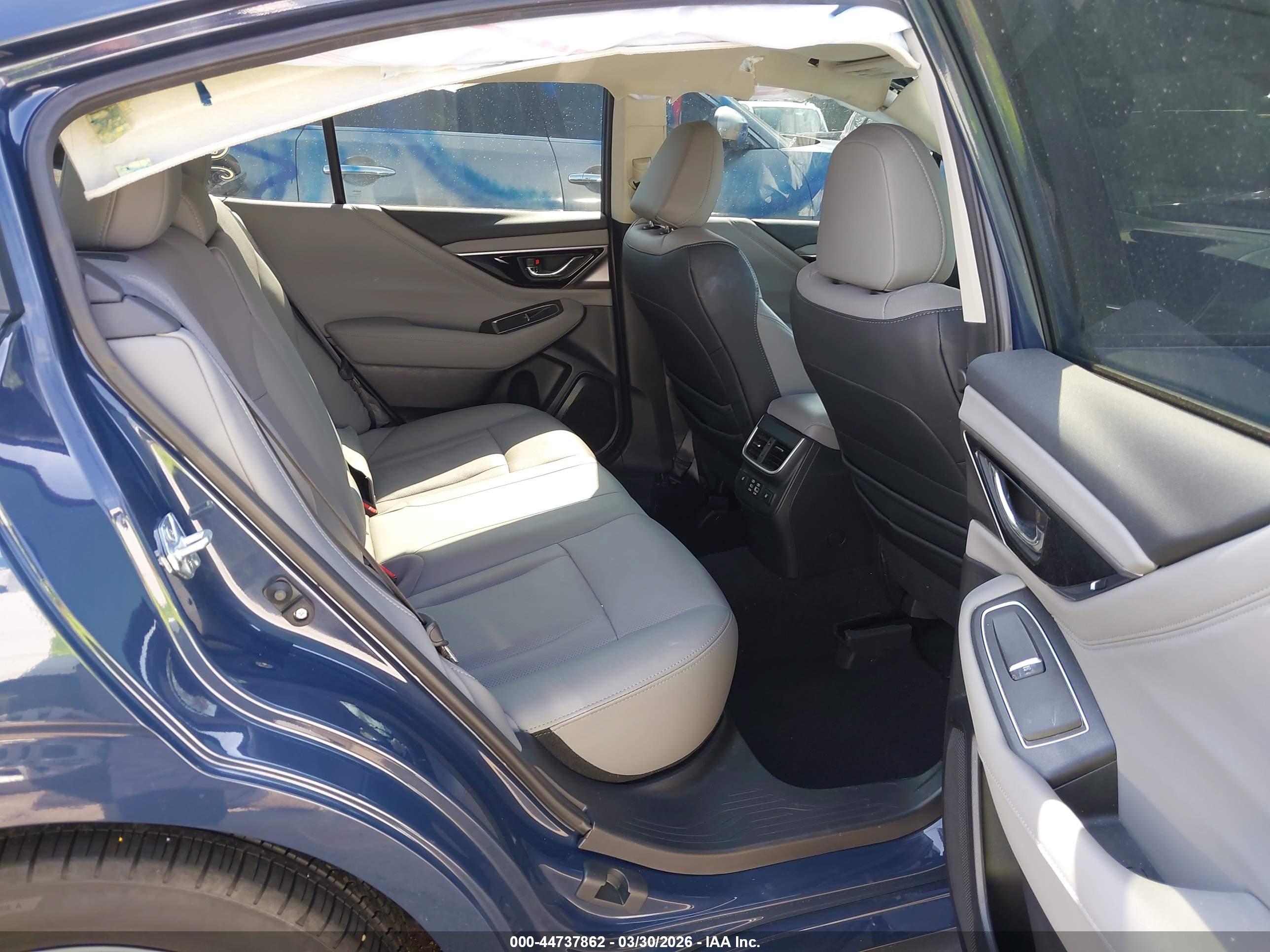 SUBARU LEGACY image 8