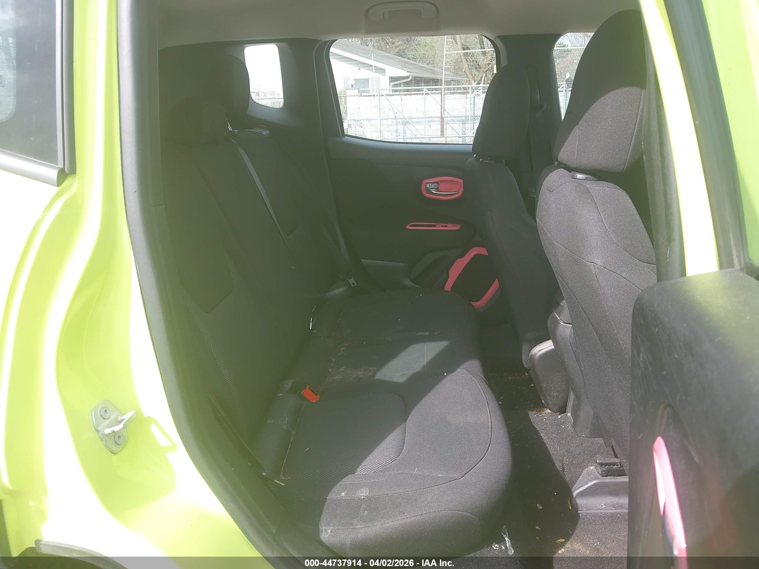 JEEP RENEGADE image 8