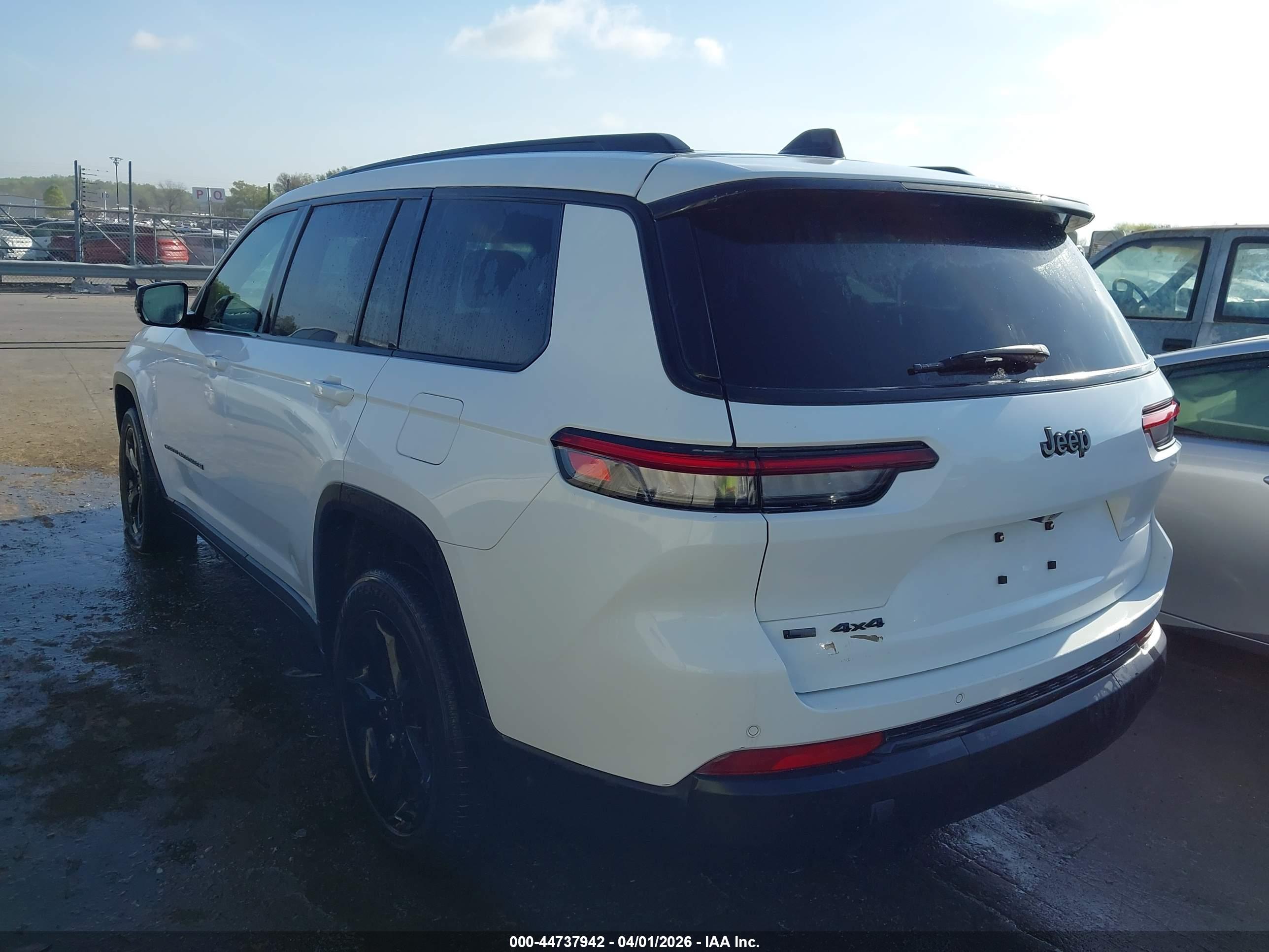 JEEP GRAND image 3