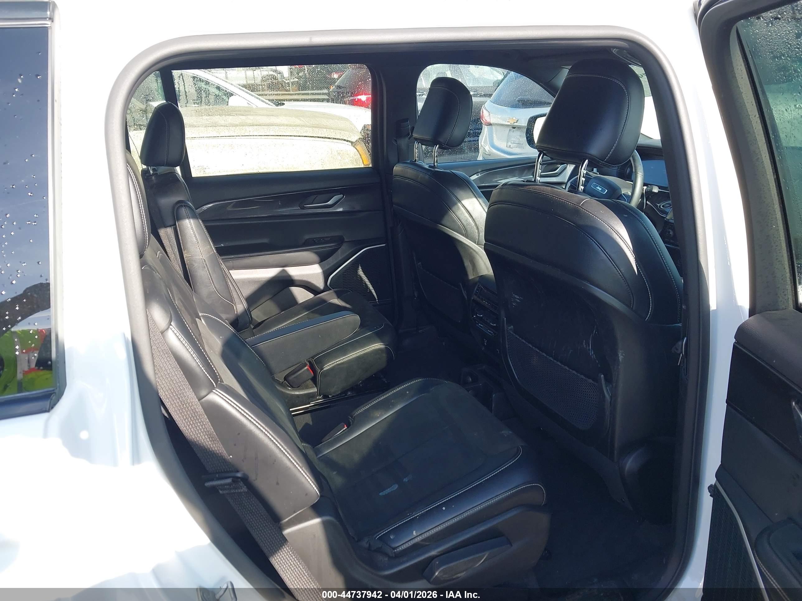 JEEP GRAND image 8
