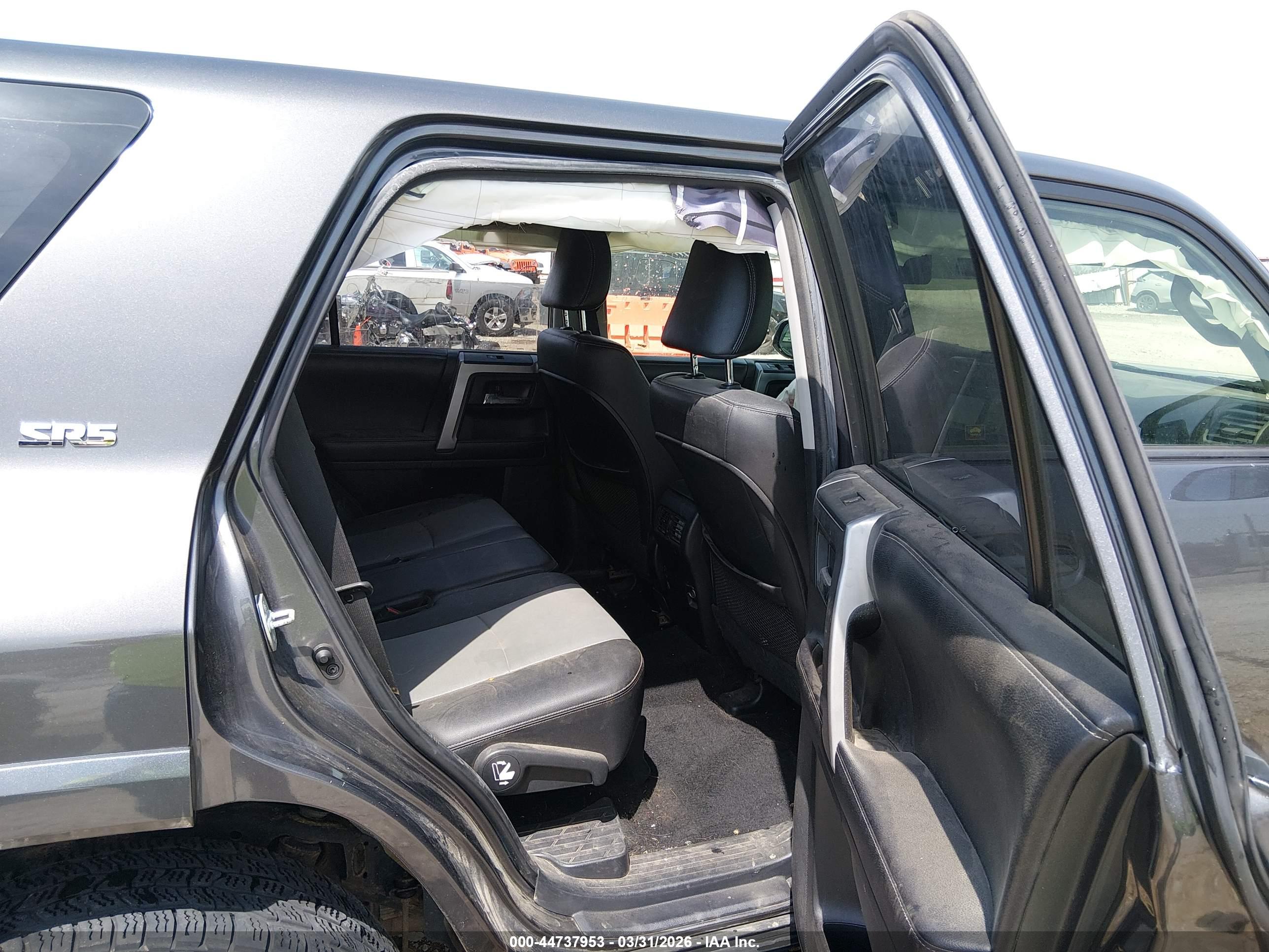 TOYOTA 4RUNNER image 8