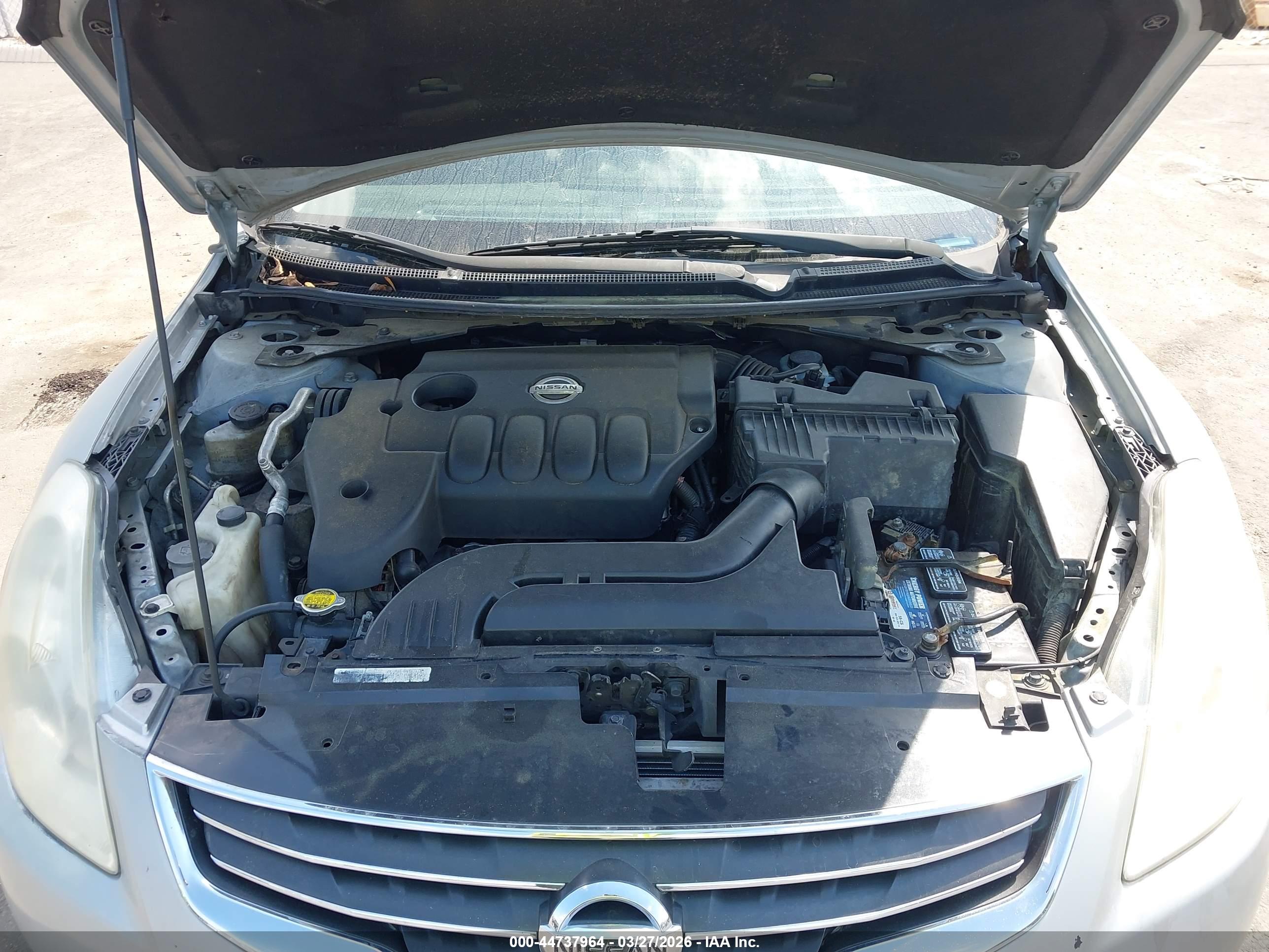 NISSAN ALTIMA image 10