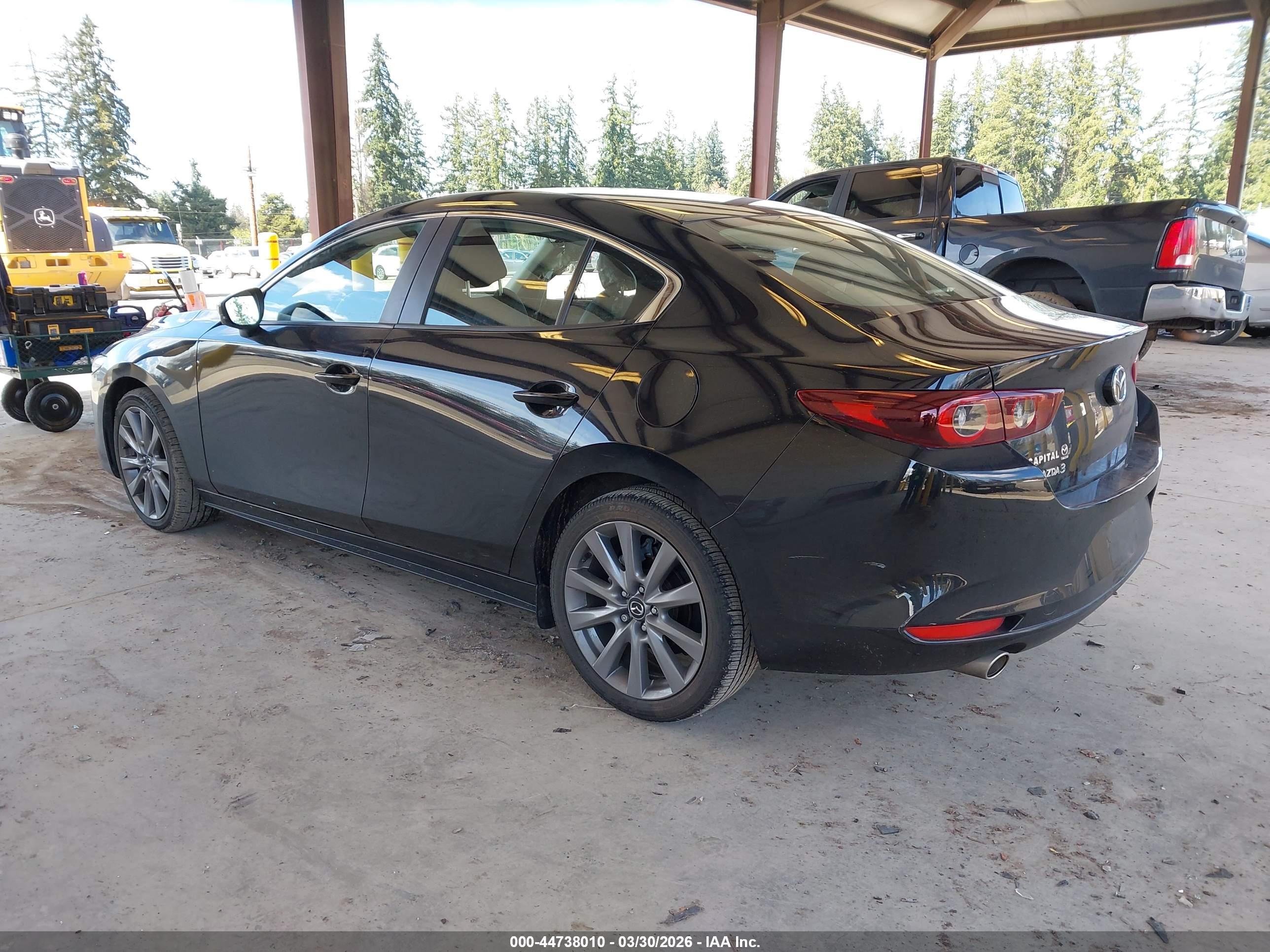 MAZDA MAZDA3 image 3