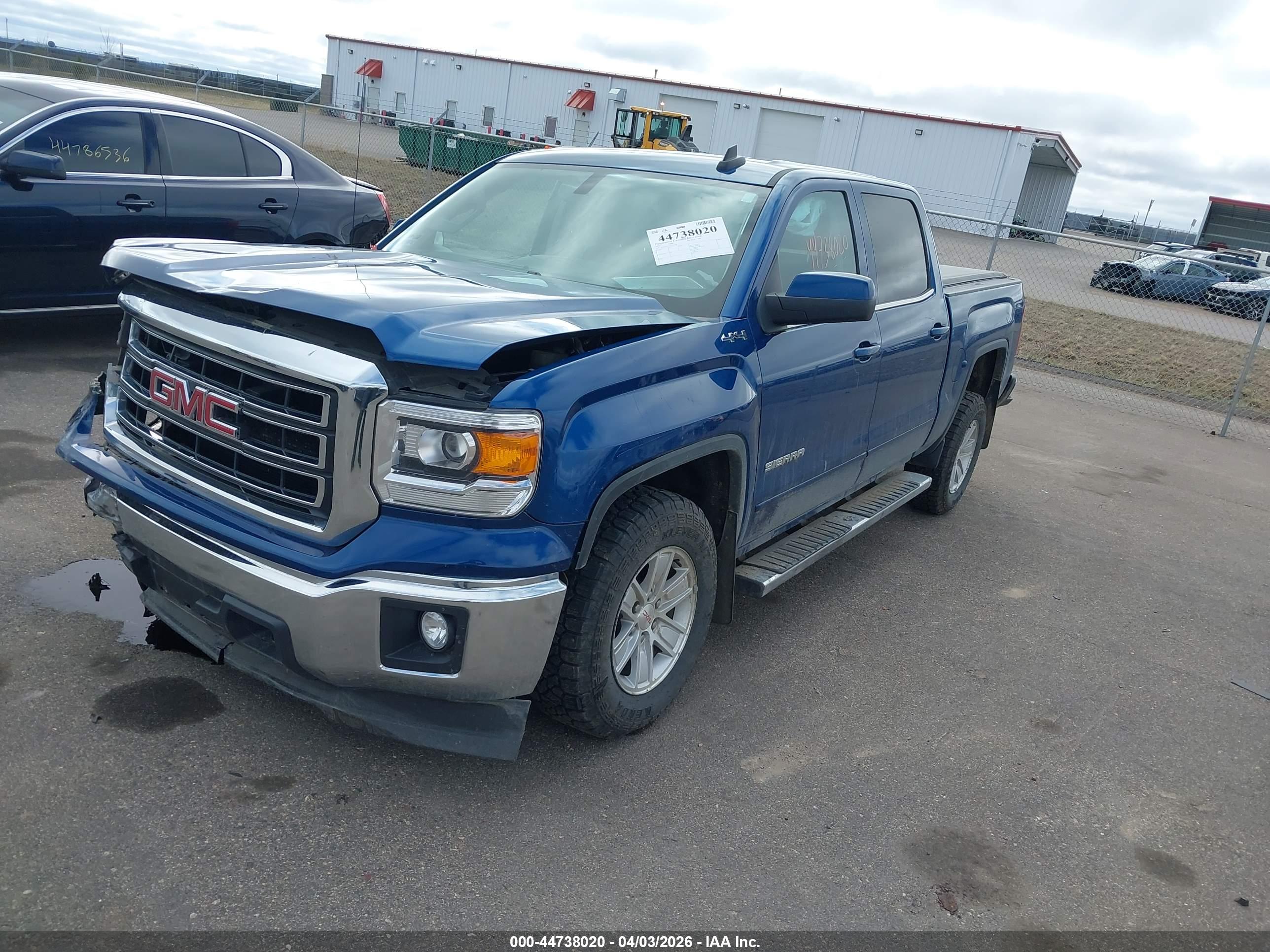 GMC SIERRA image 2