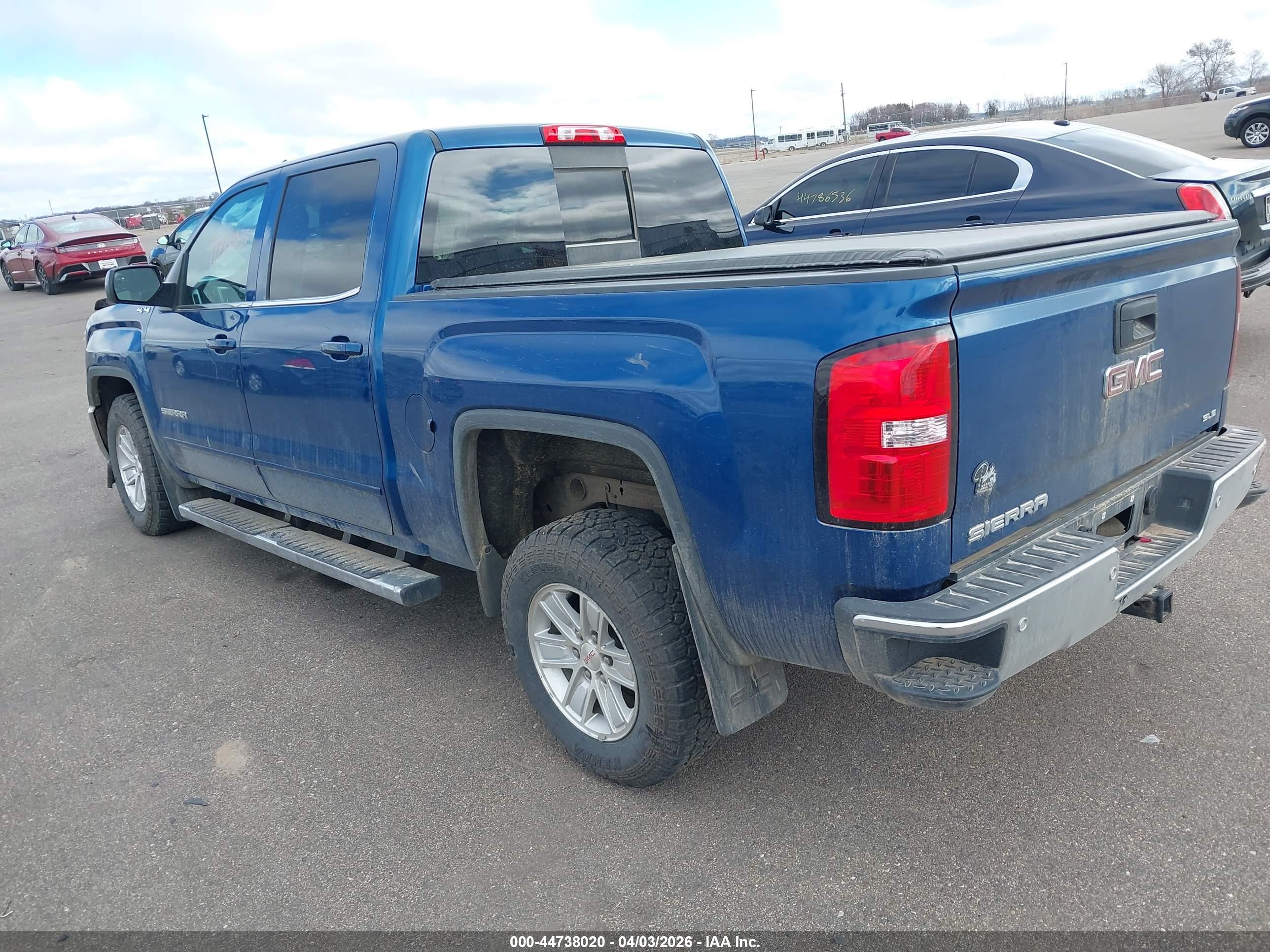 GMC SIERRA image 3