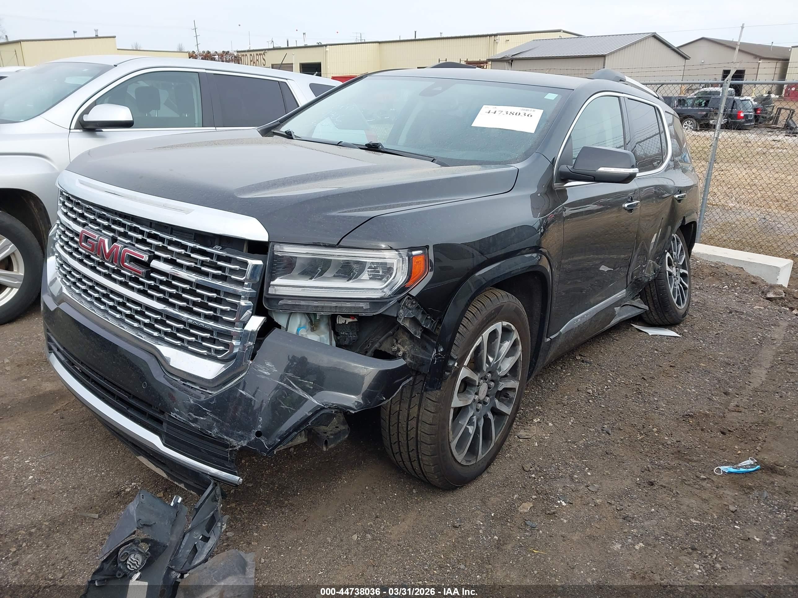 GMC ACADIA image 2