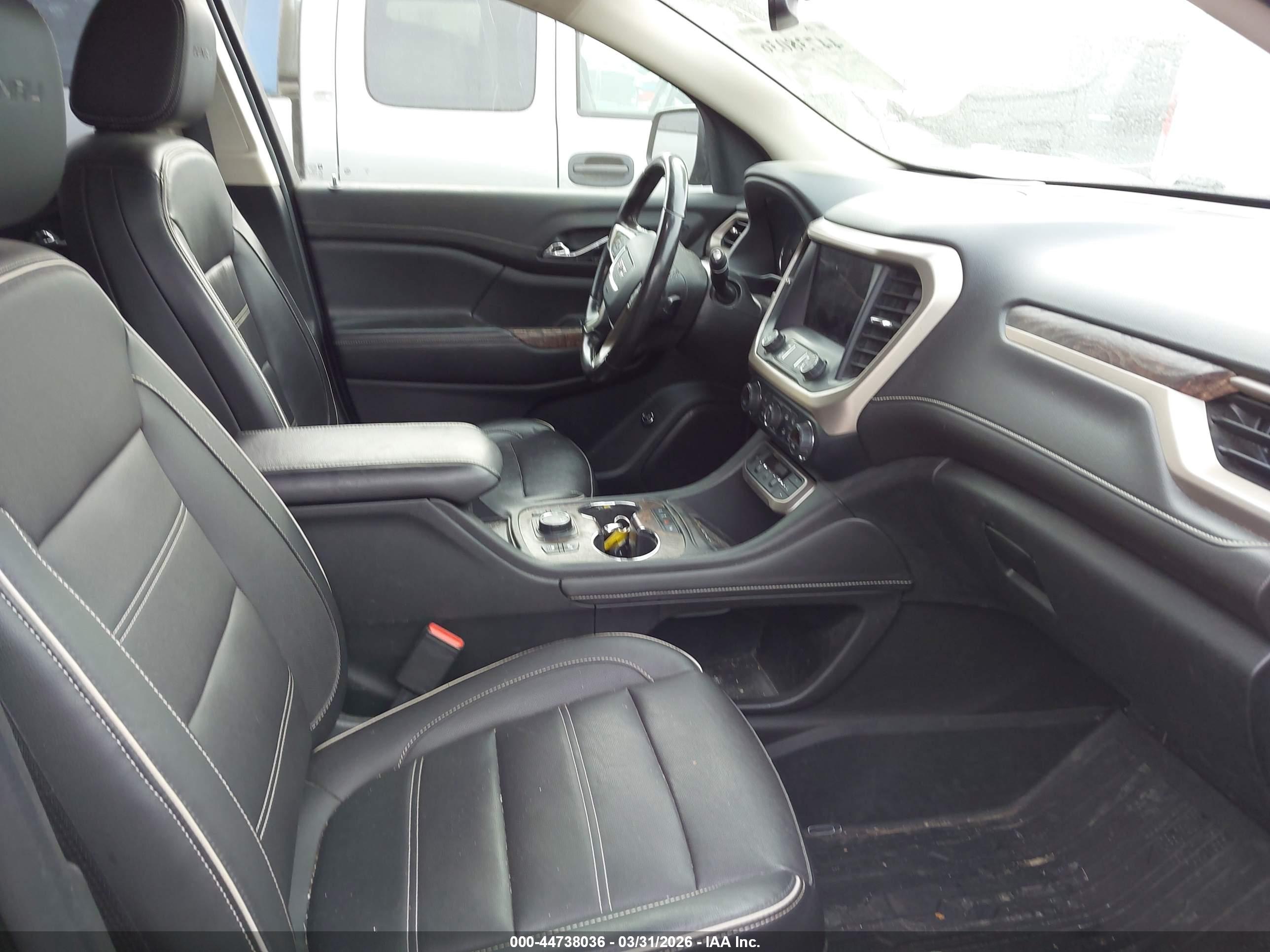 GMC ACADIA image 5