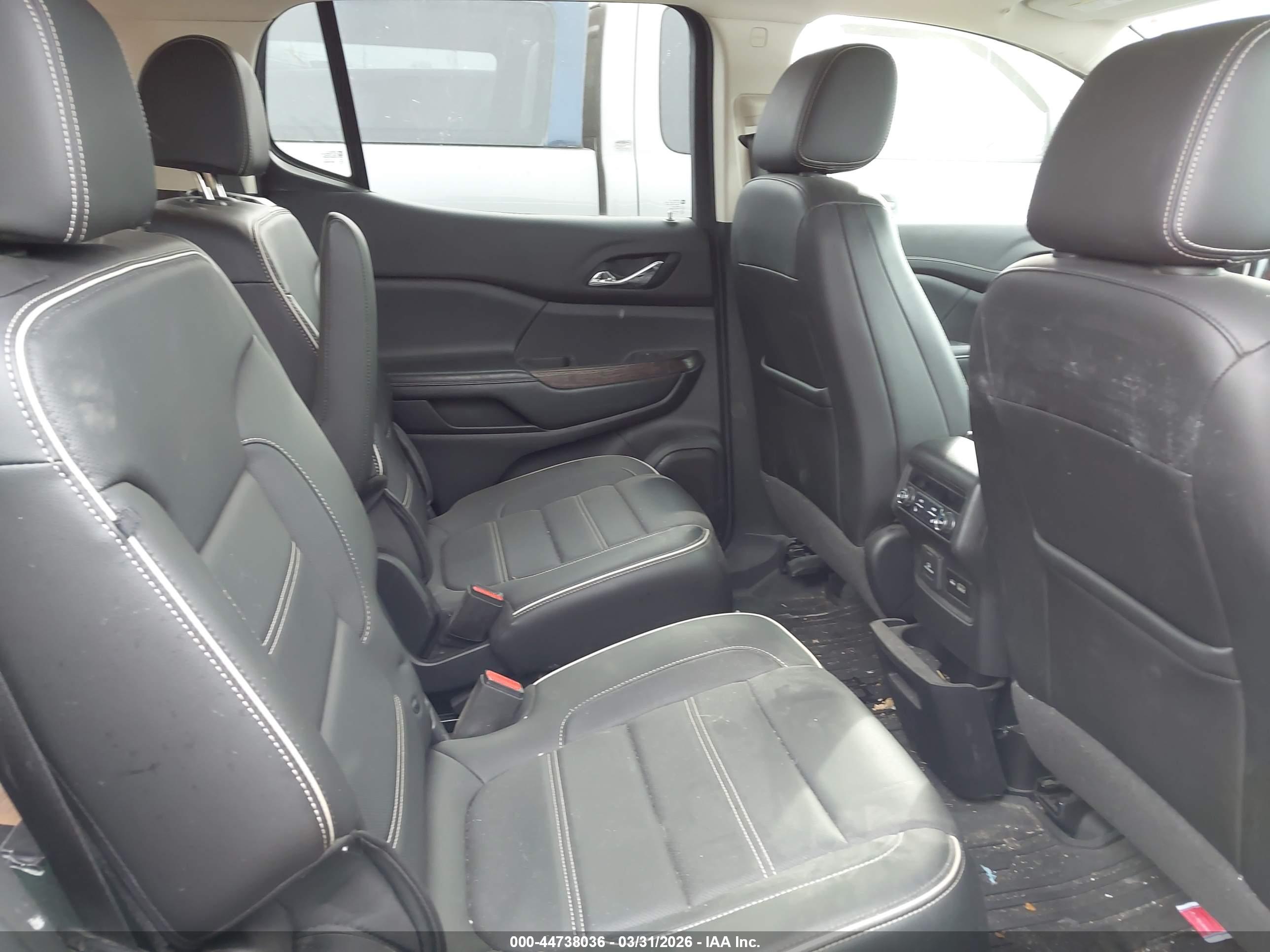 GMC ACADIA image 8