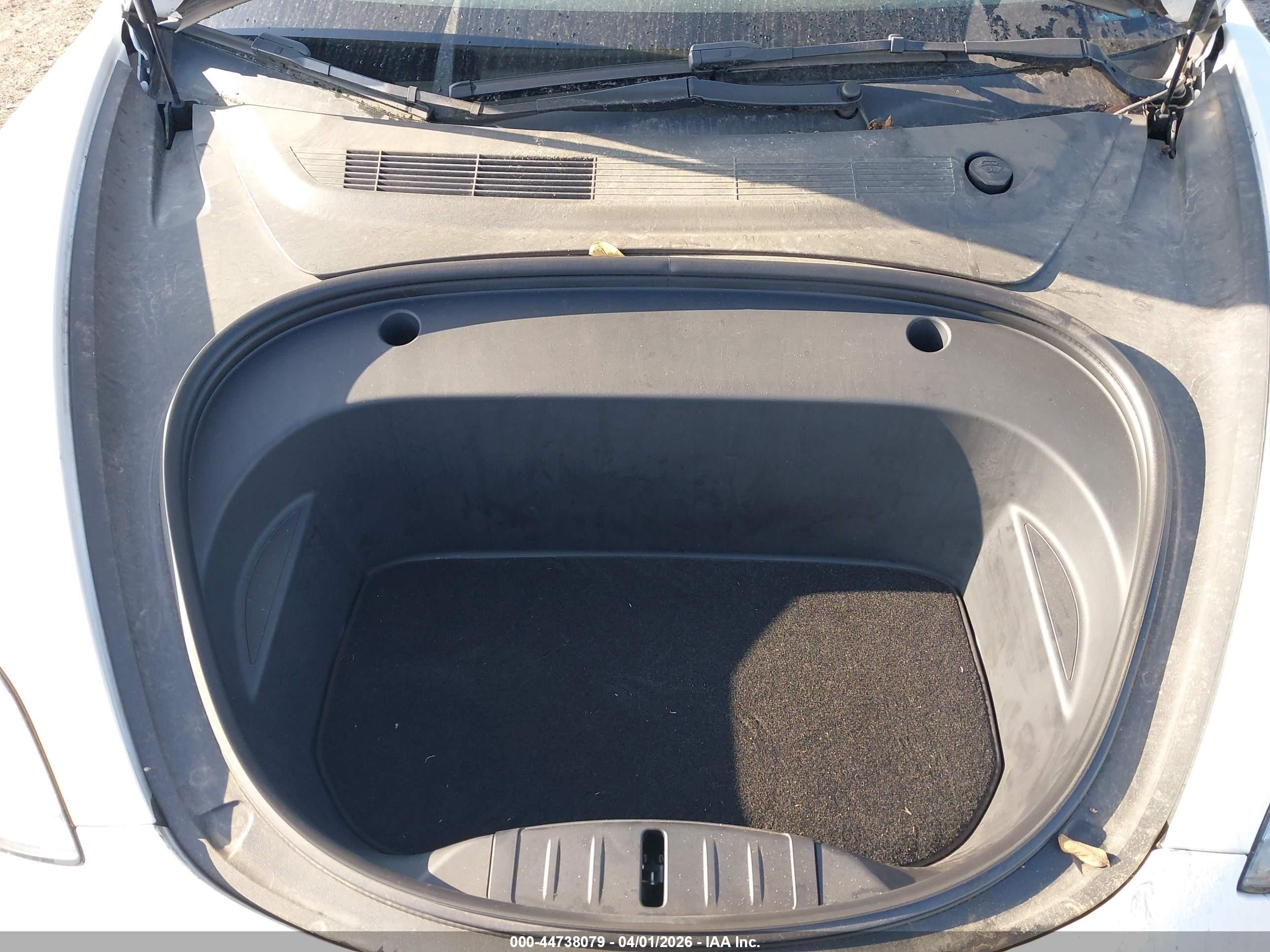 TESLA MODEL image 10