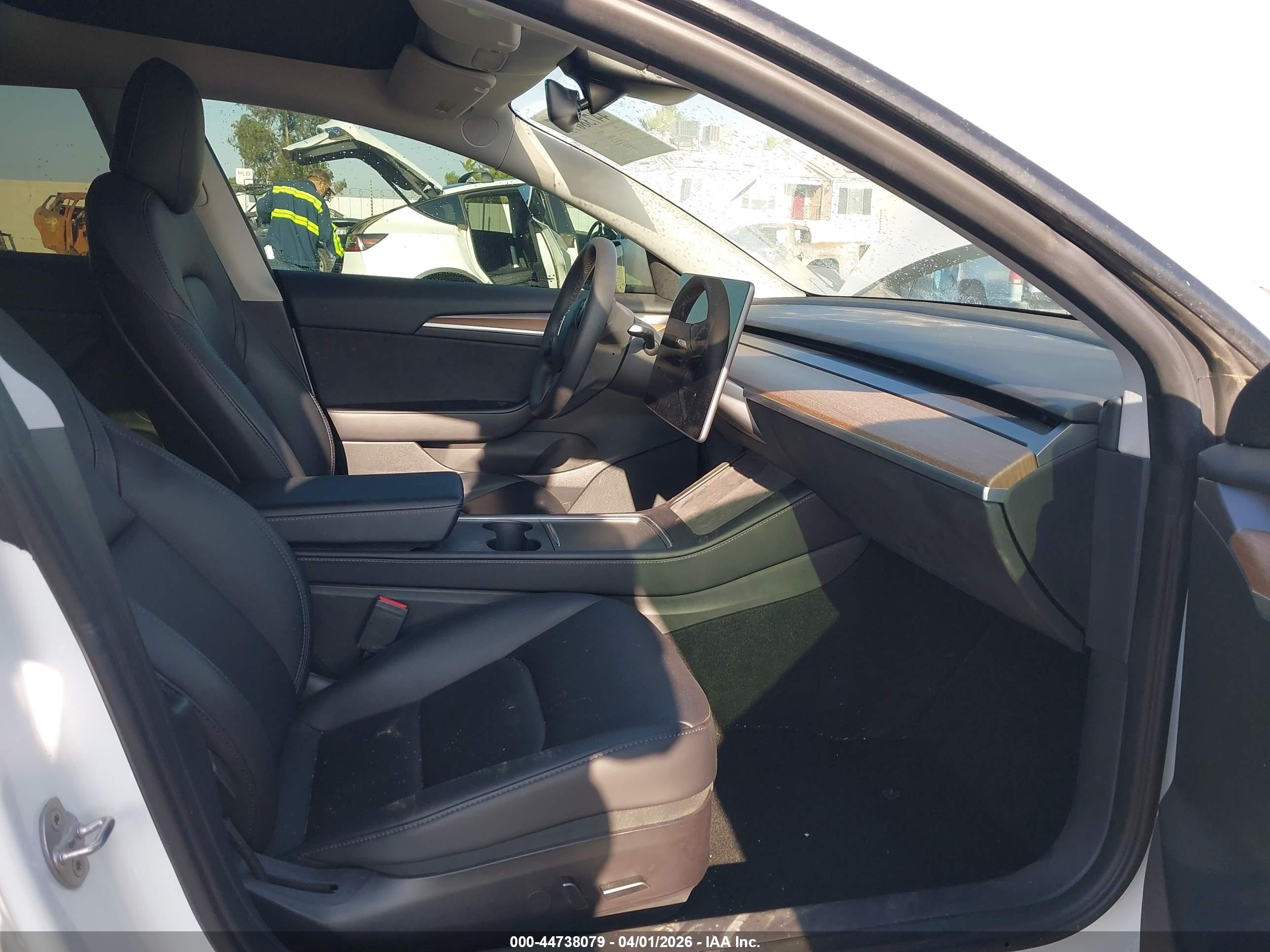 TESLA MODEL image 5