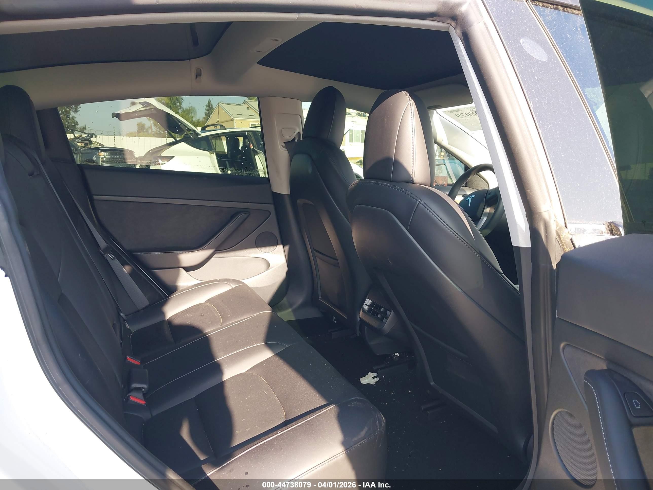 TESLA MODEL image 8