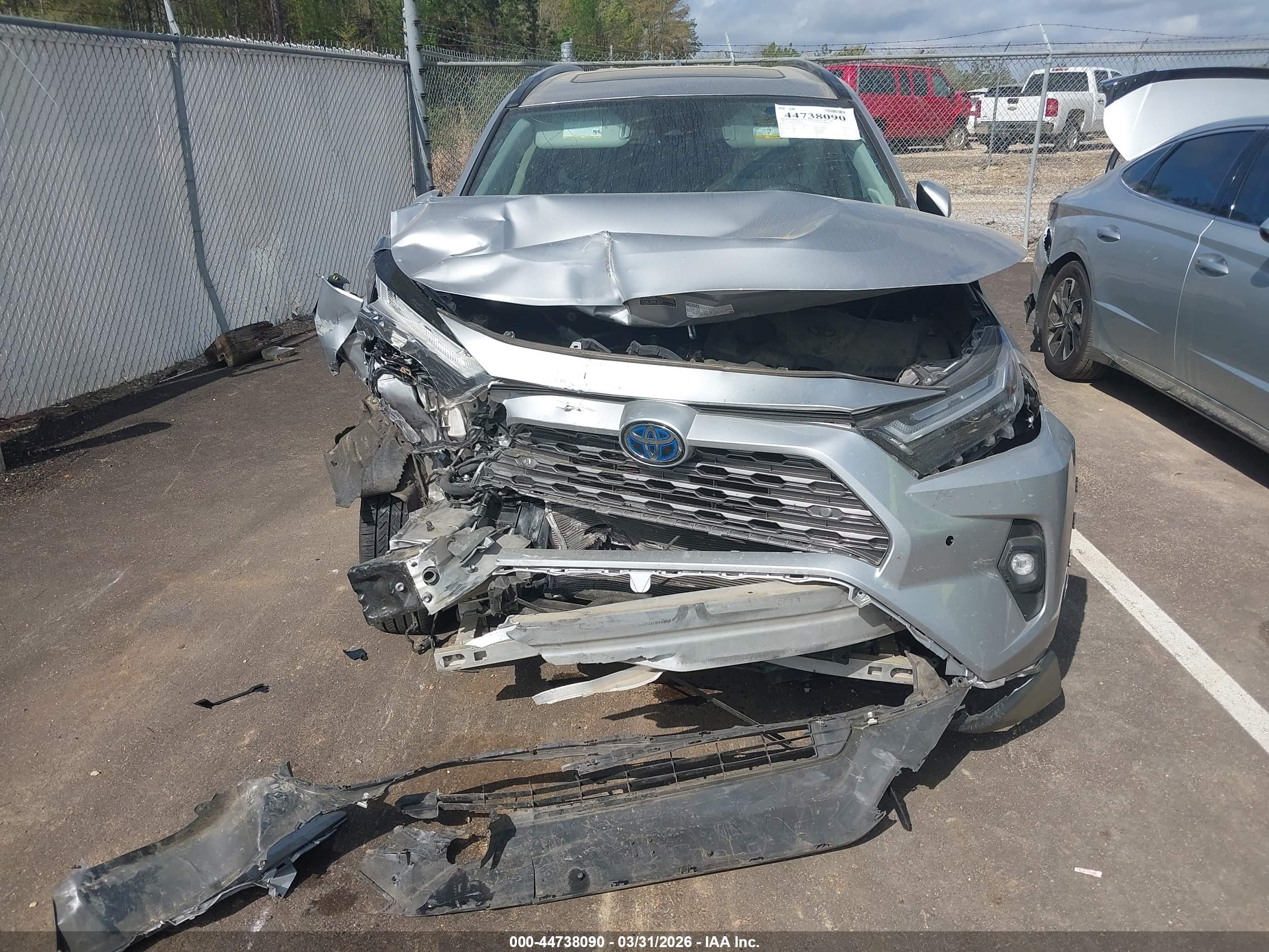 TOYOTA RAV4 image 6