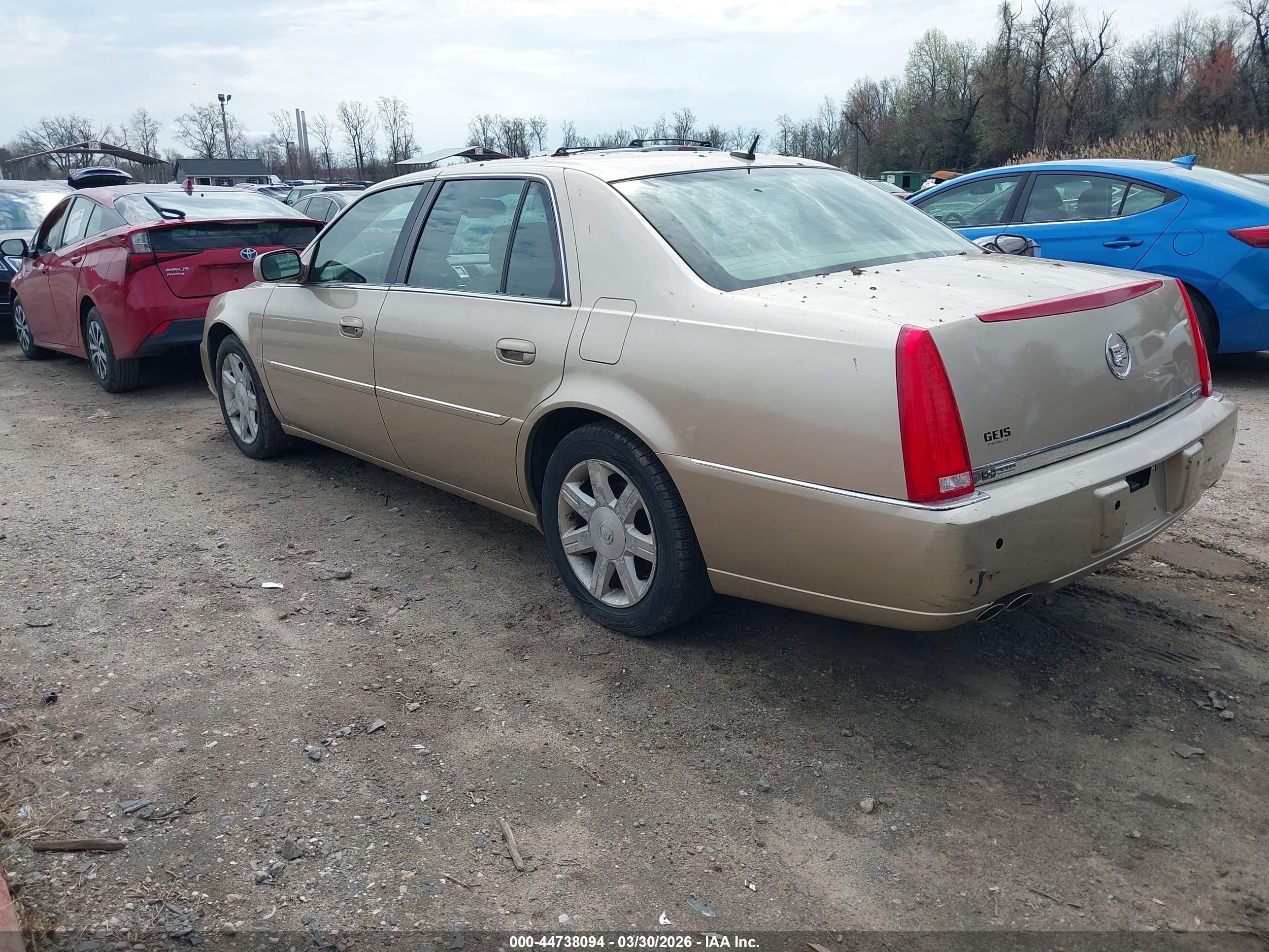 CADILLAC DTS image 3