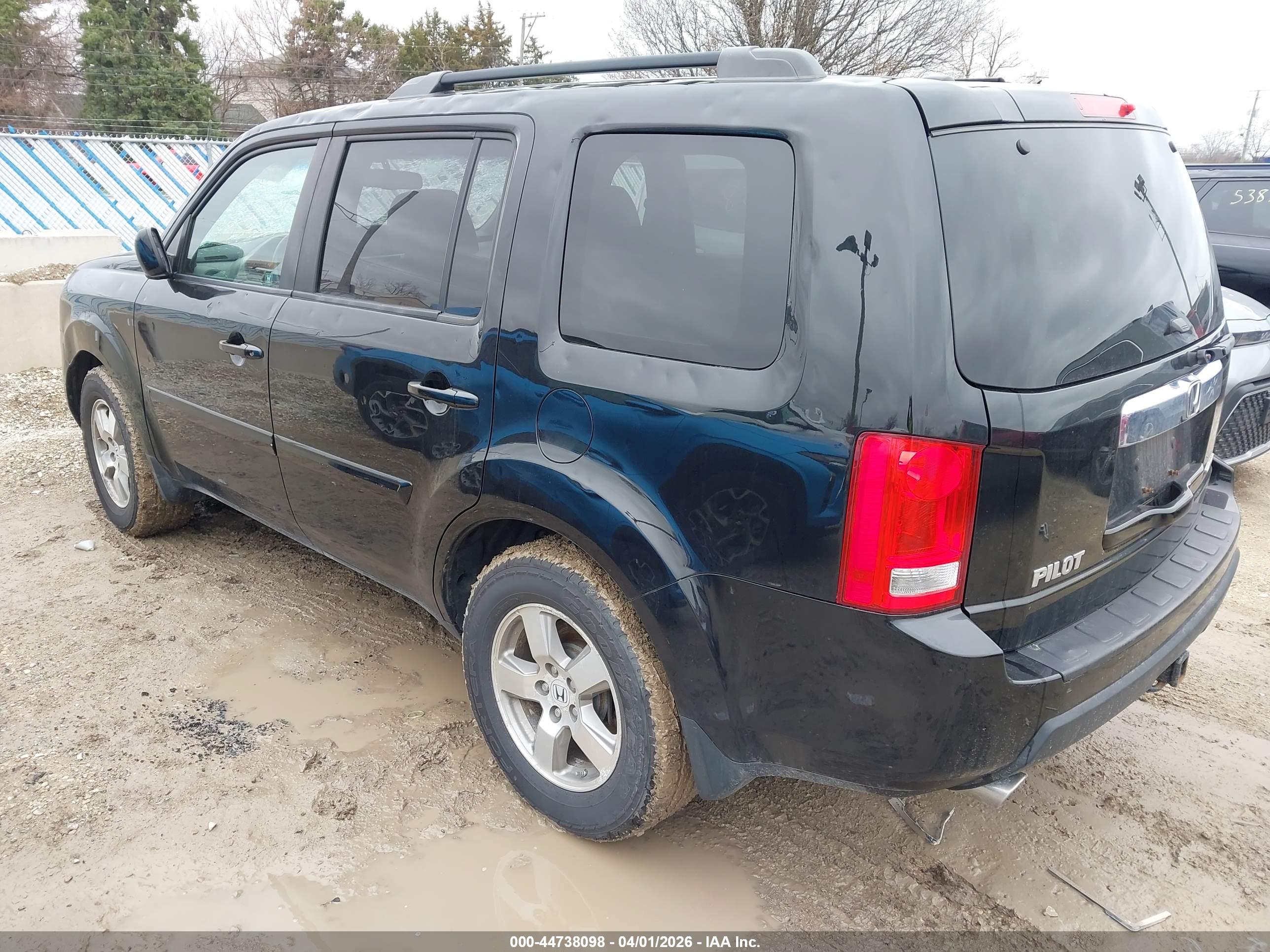 HONDA PILOT image 3