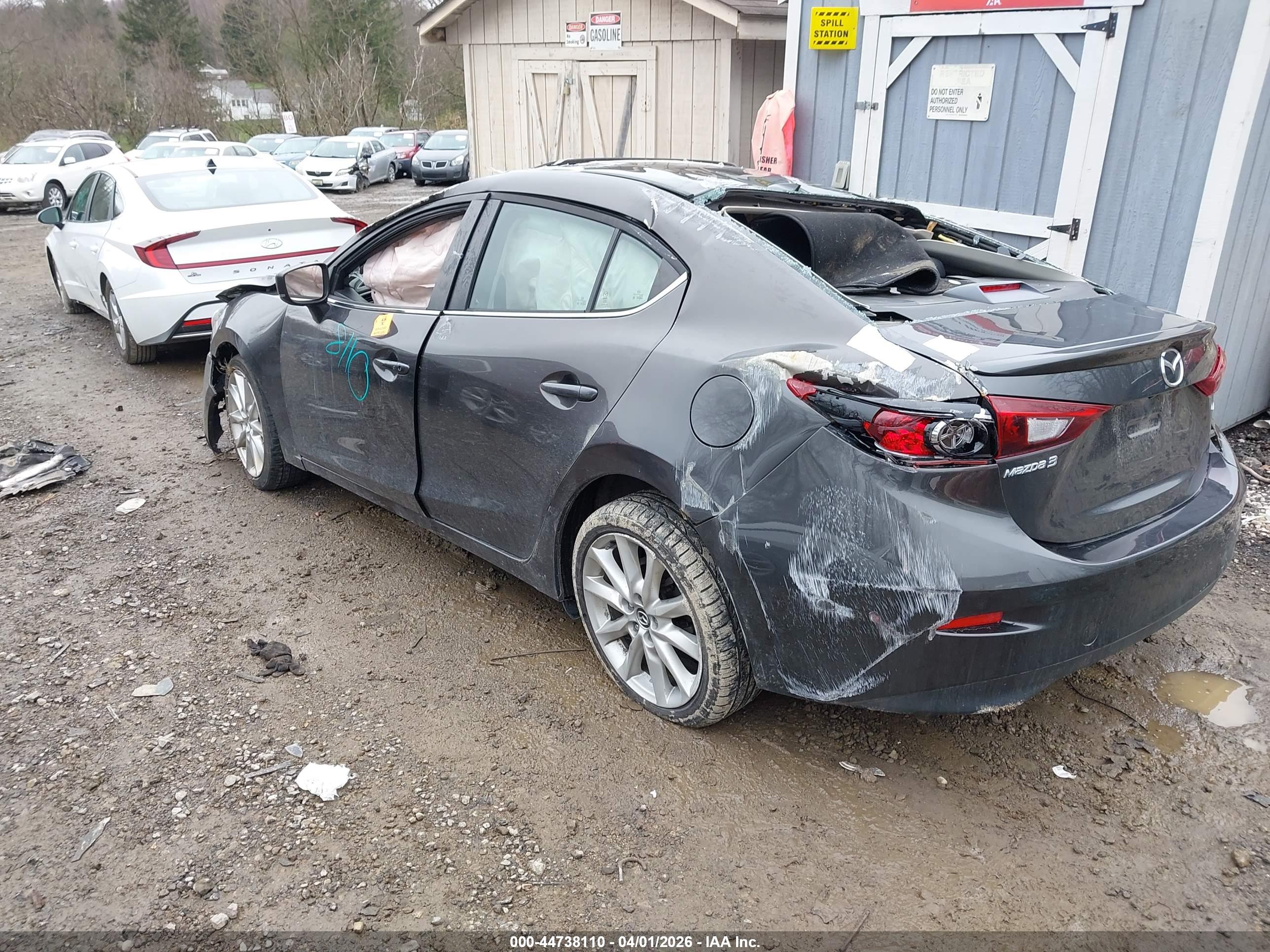 MAZDA MAZDA3 image 3