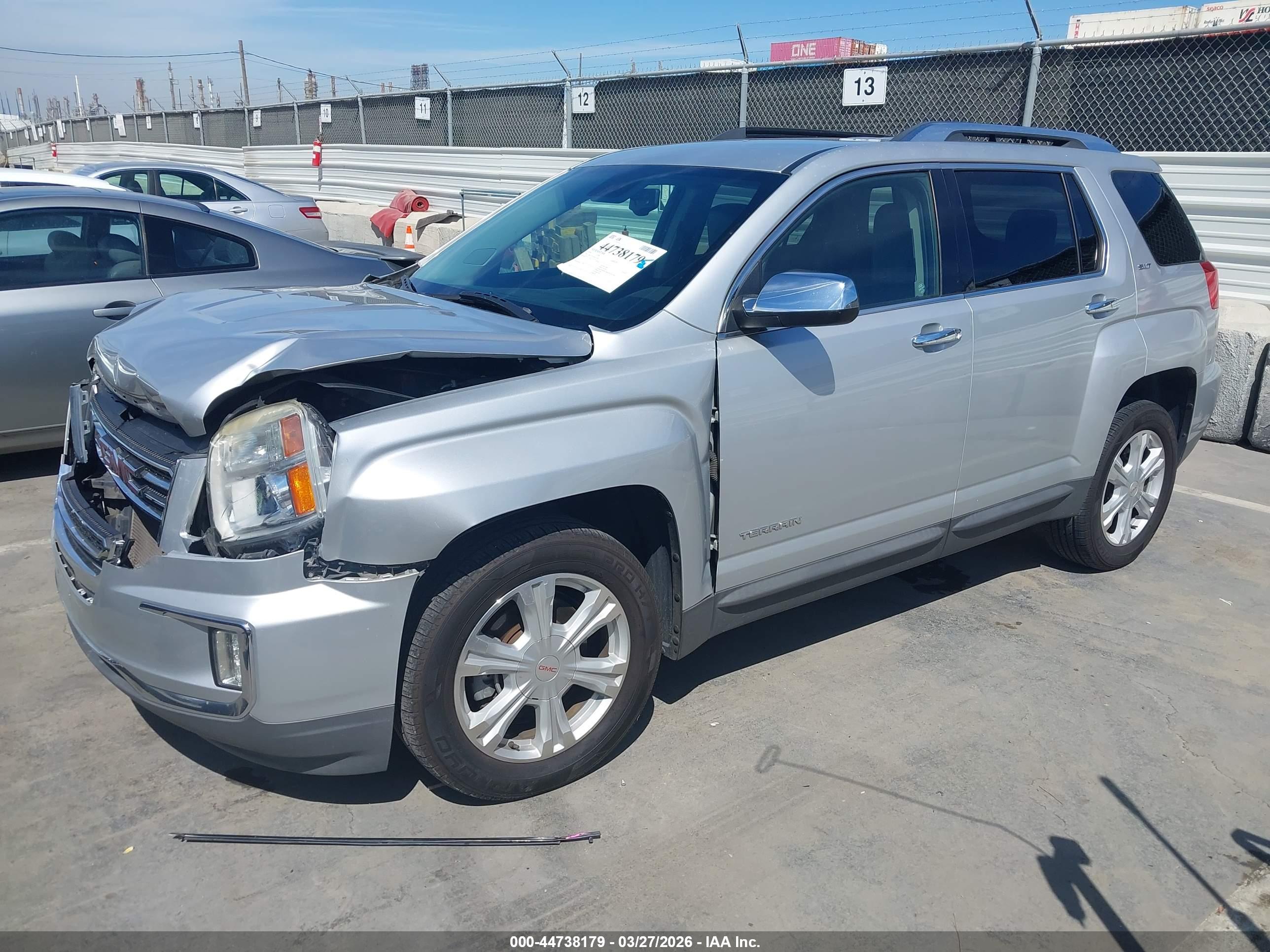 GMC TERRAIN image 2
