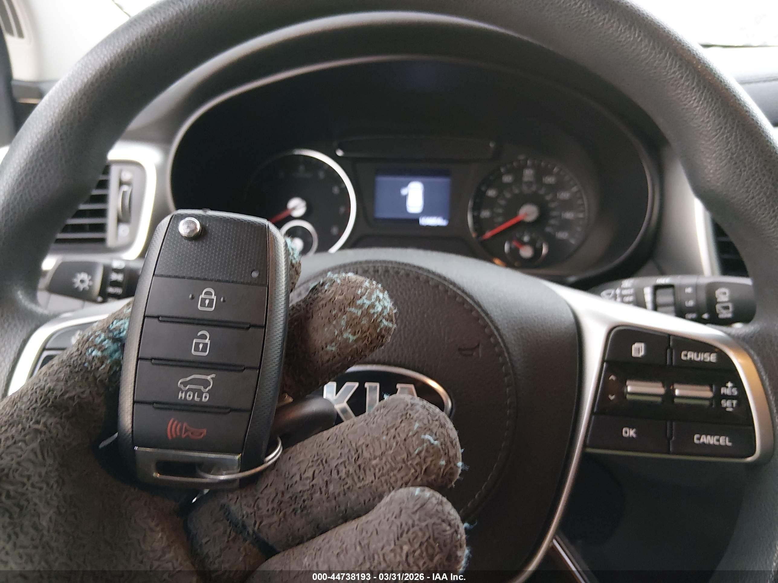KIA SORENTO image 11