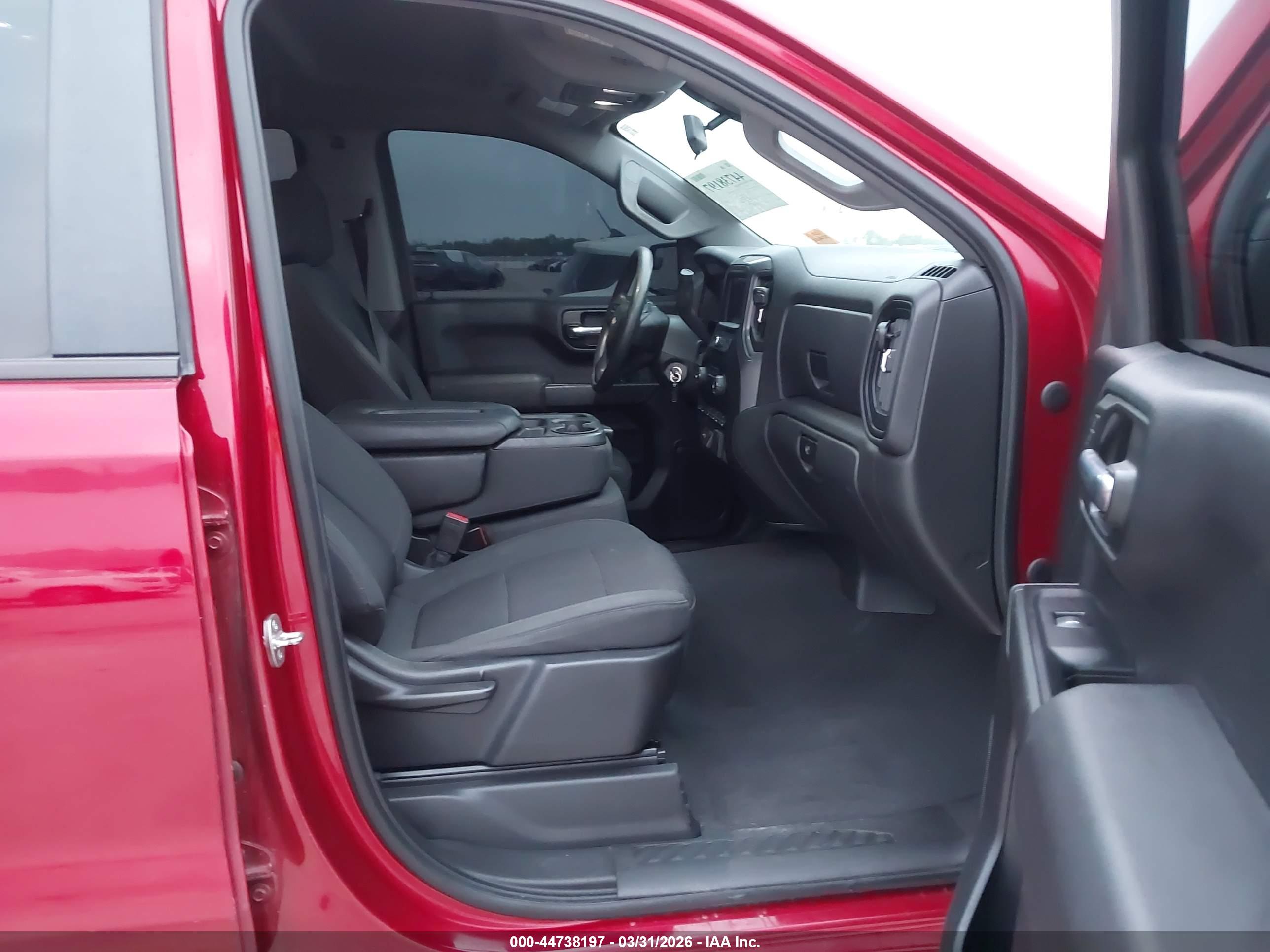 CHEVROLET SILVERADO image 5