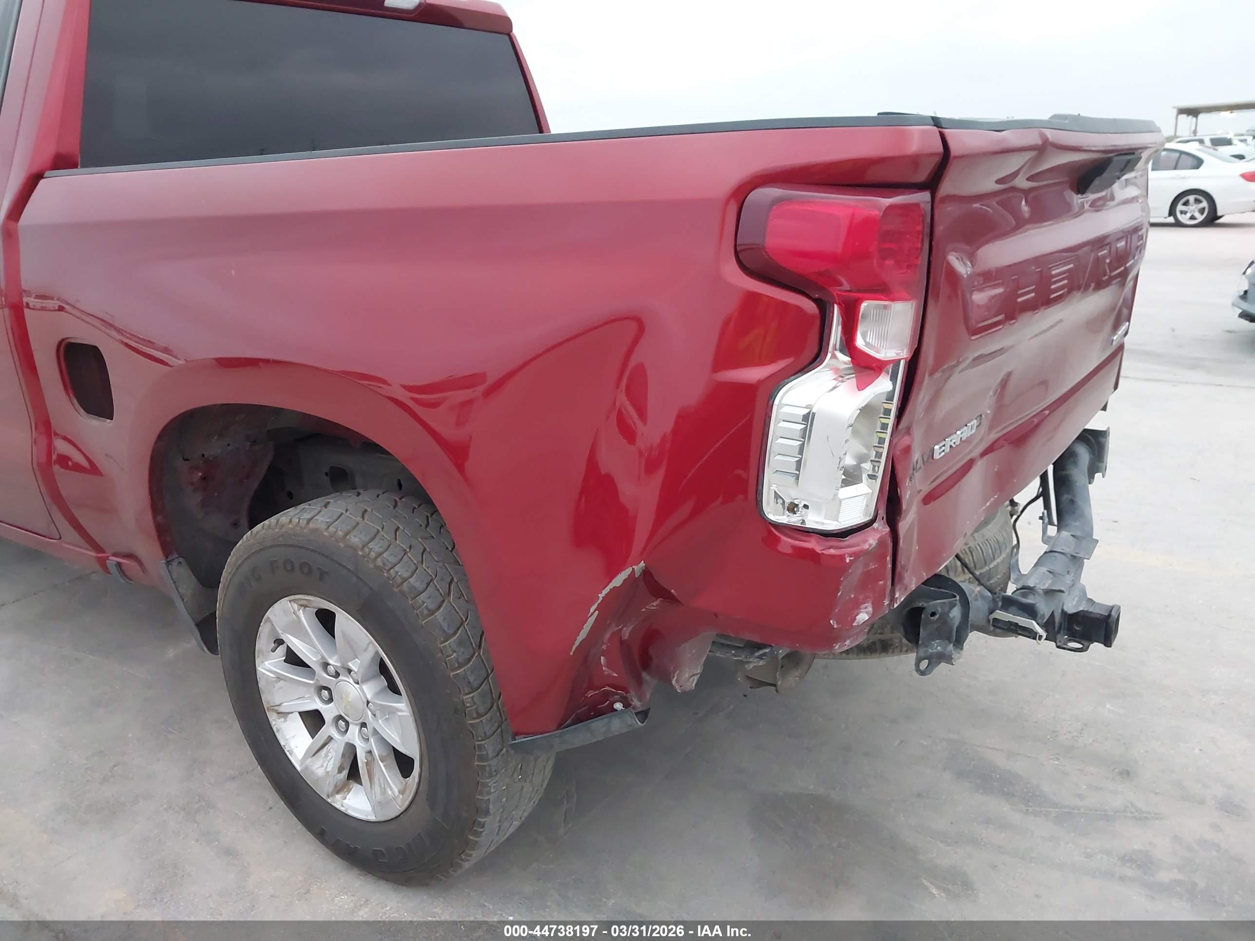 CHEVROLET SILVERADO image 6