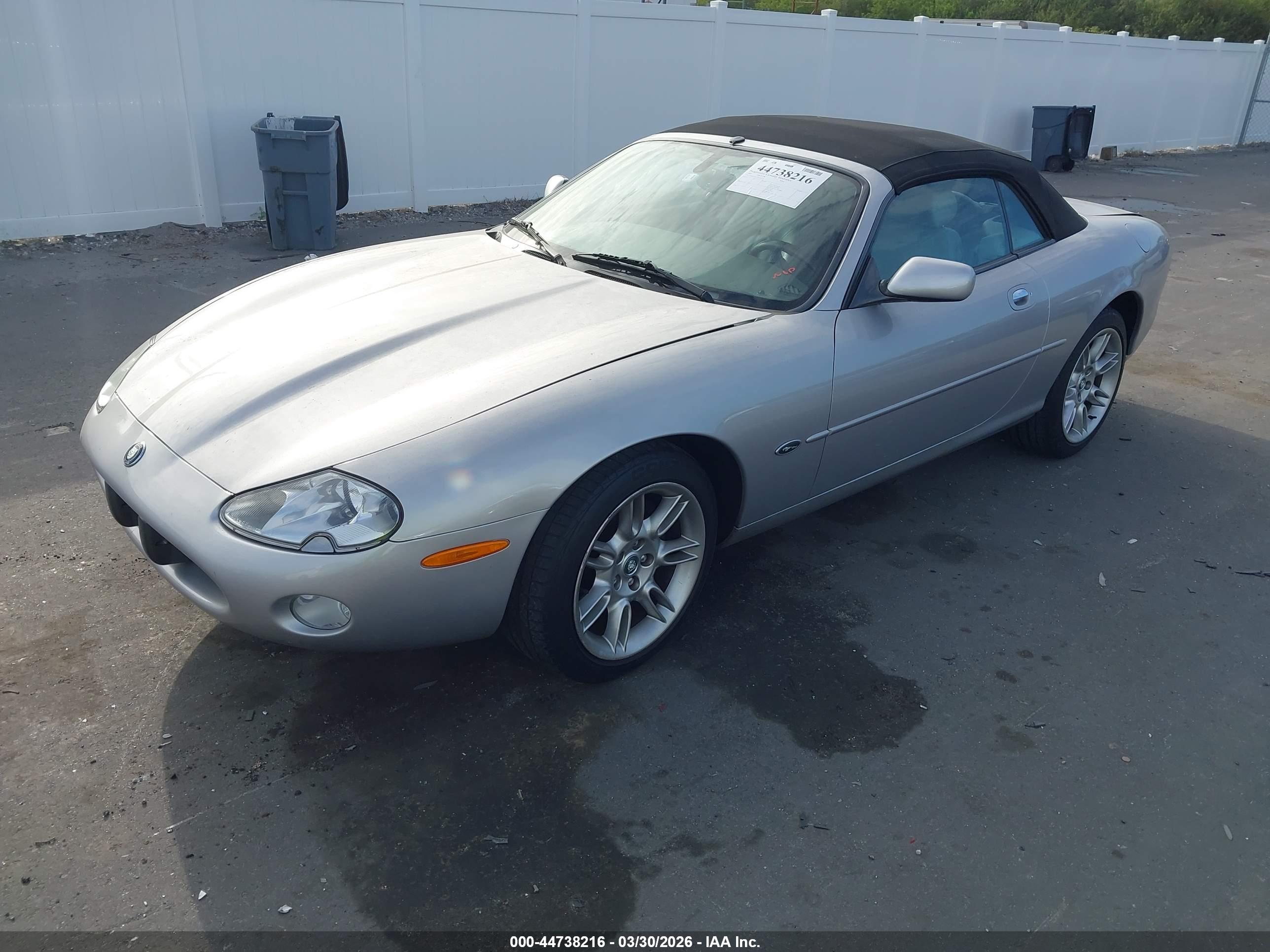 JAGUAR XK8 image 2