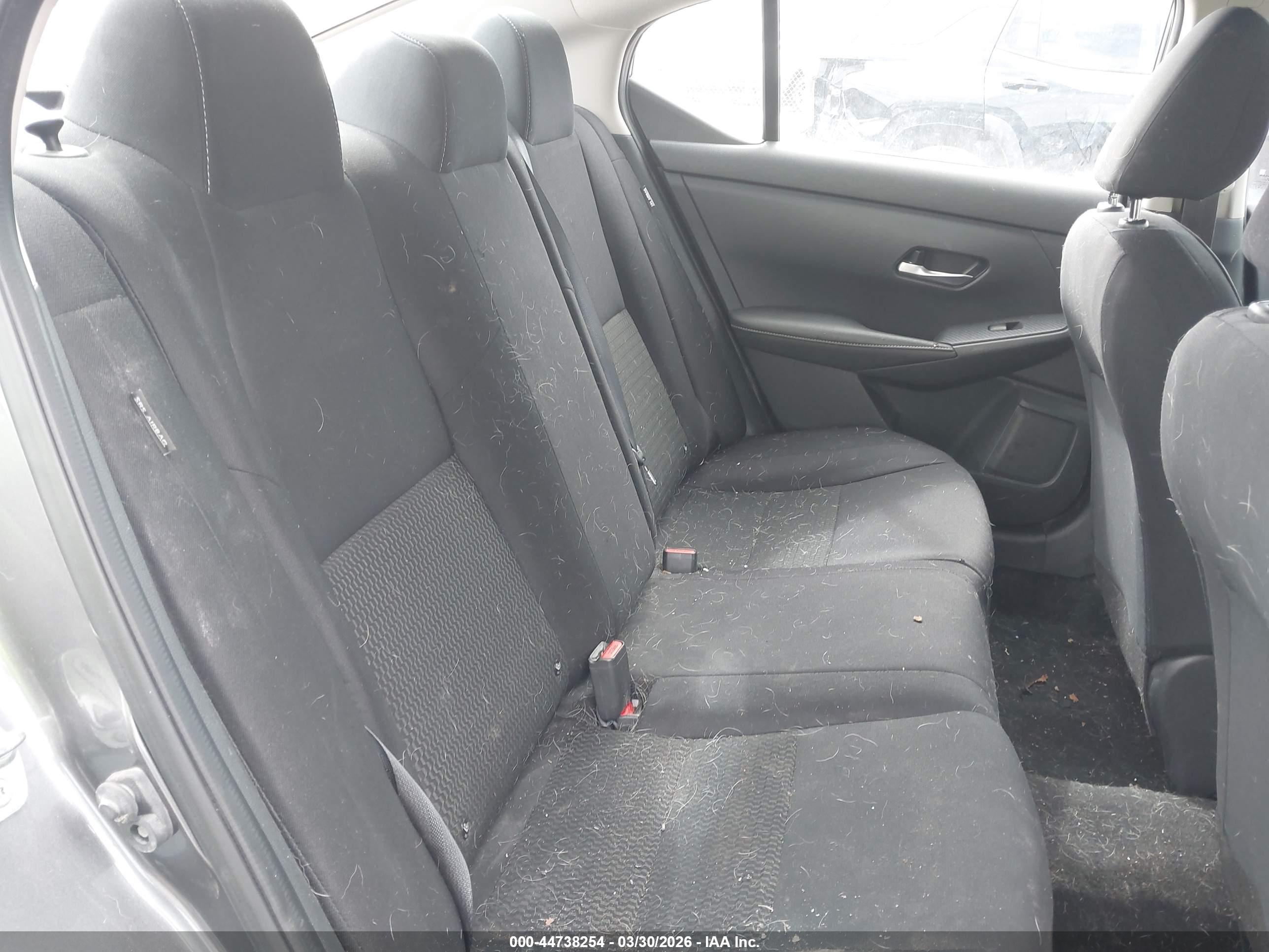 NISSAN SENTRA image 8