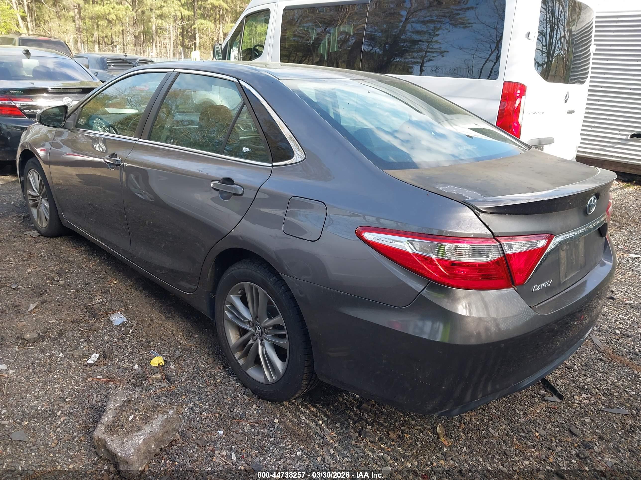 TOYOTA CAMRY image 3