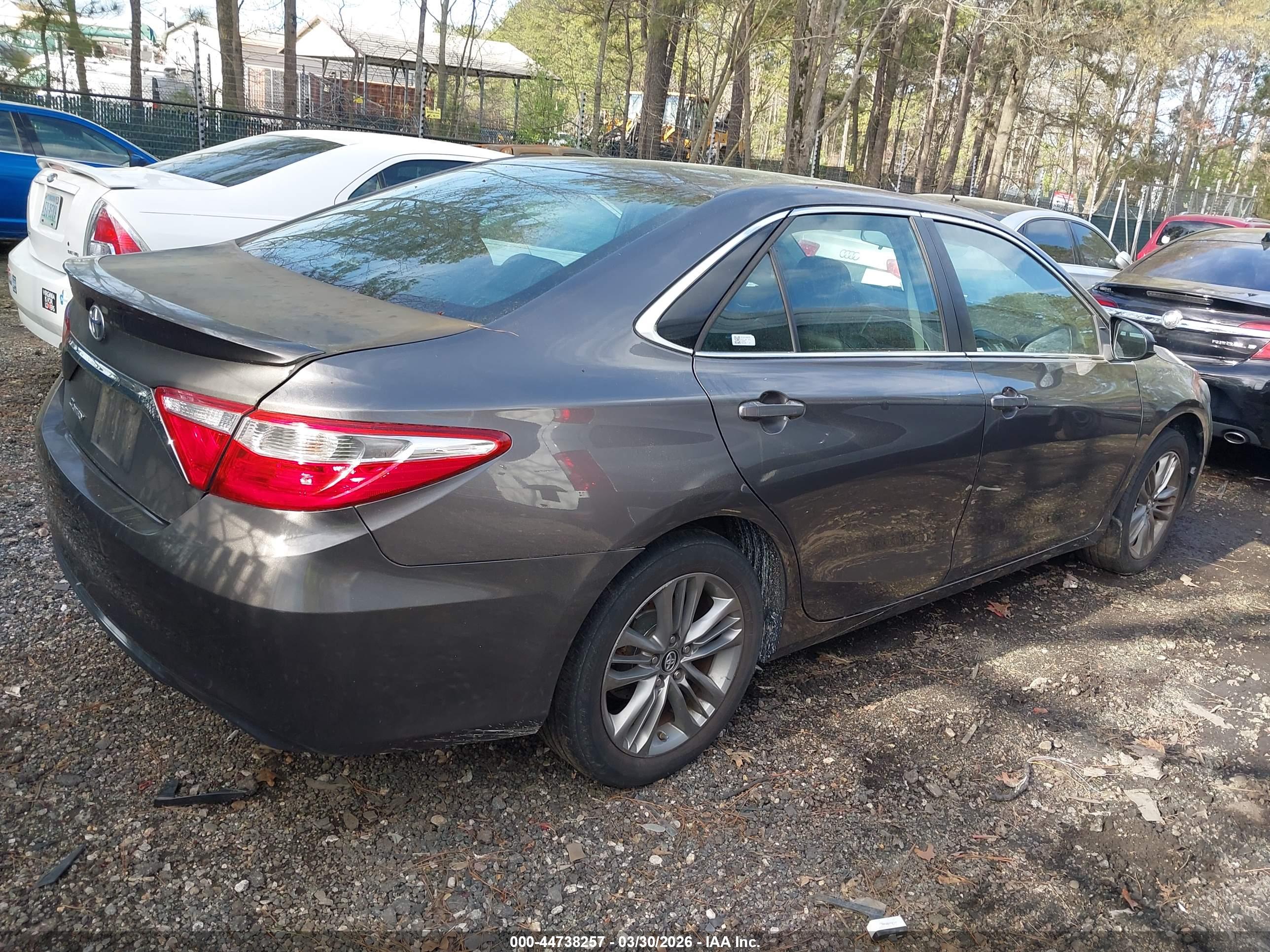 TOYOTA CAMRY image 4