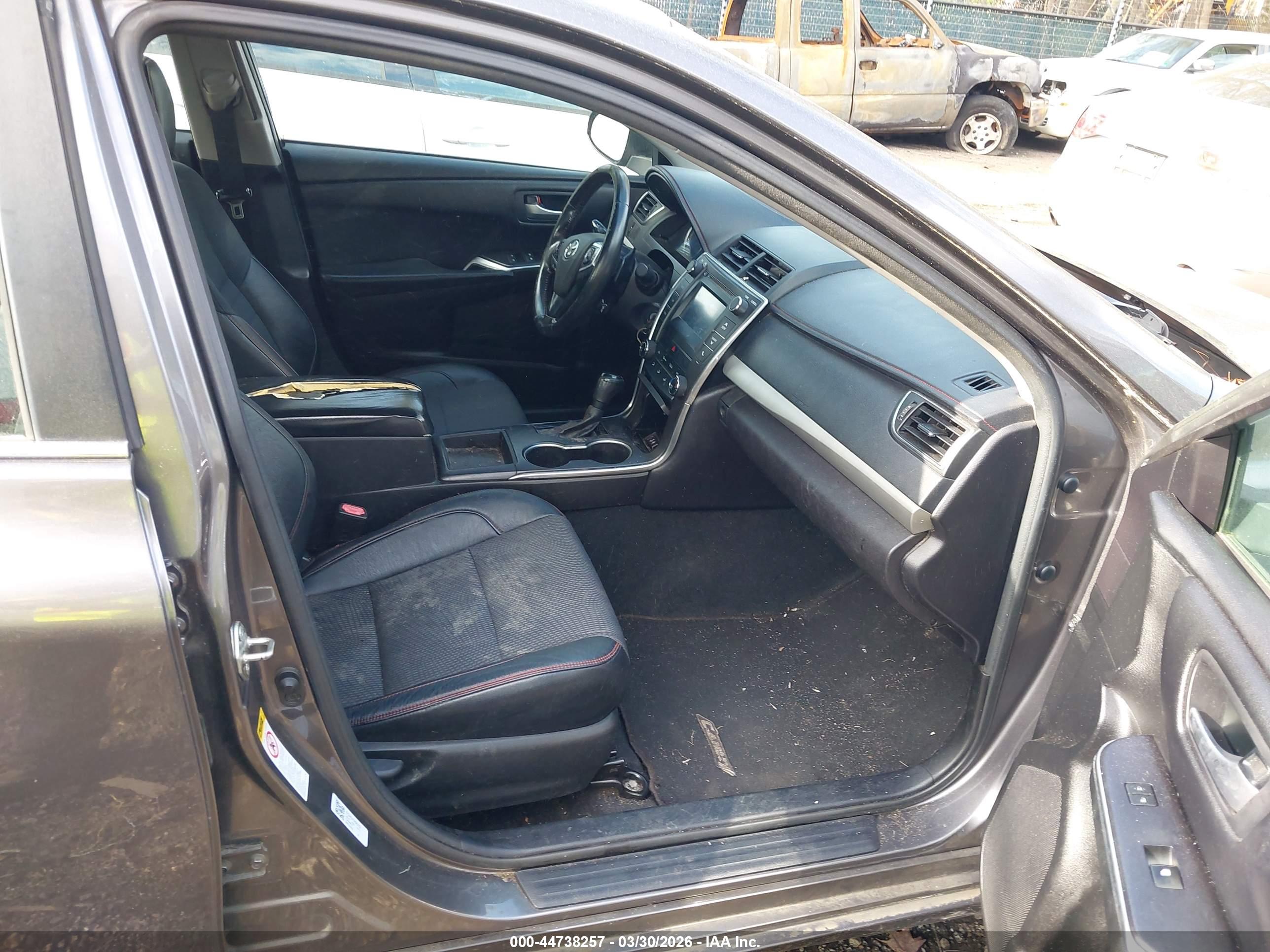 TOYOTA CAMRY image 5