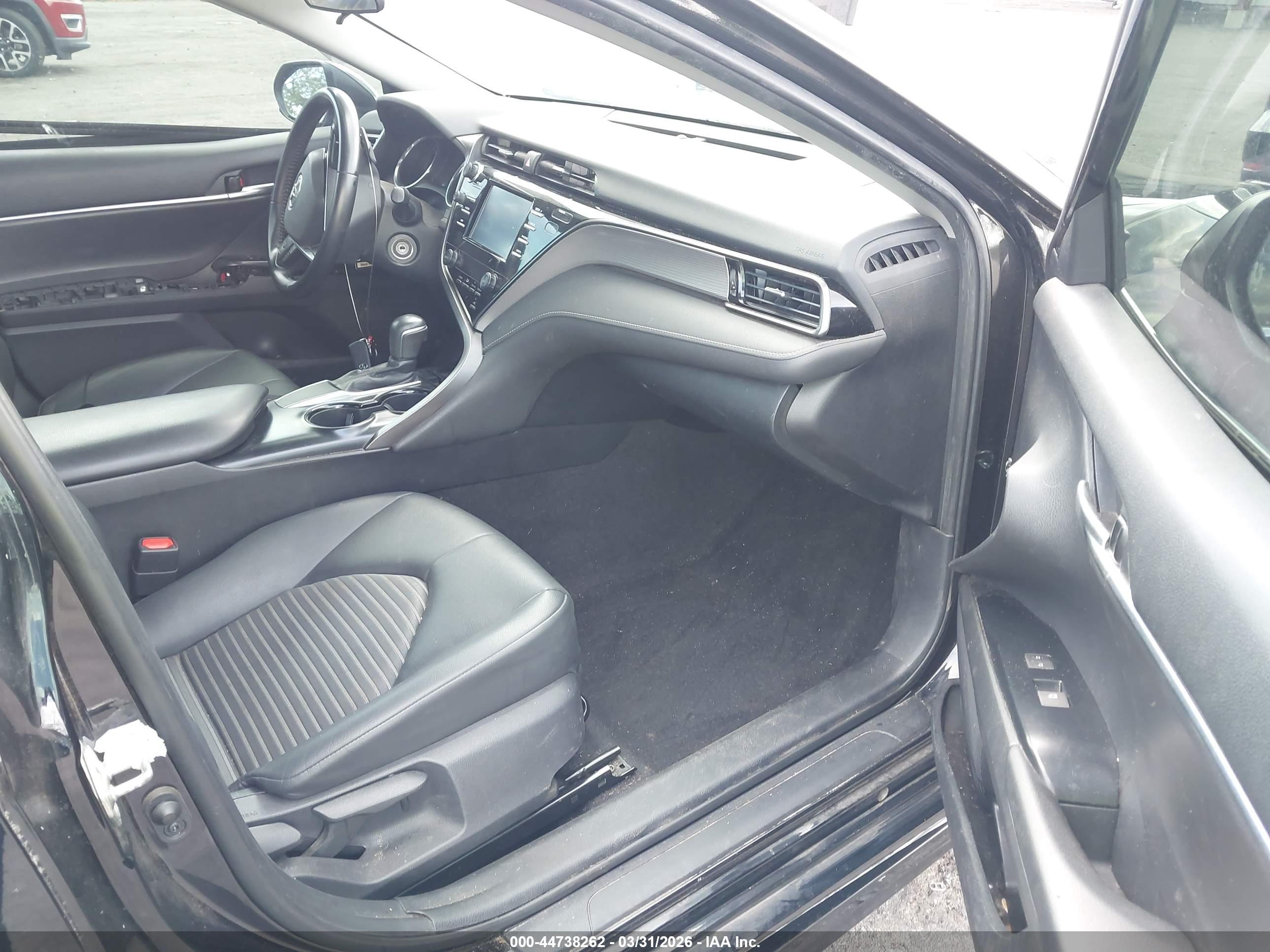 TOYOTA CAMRY image 5