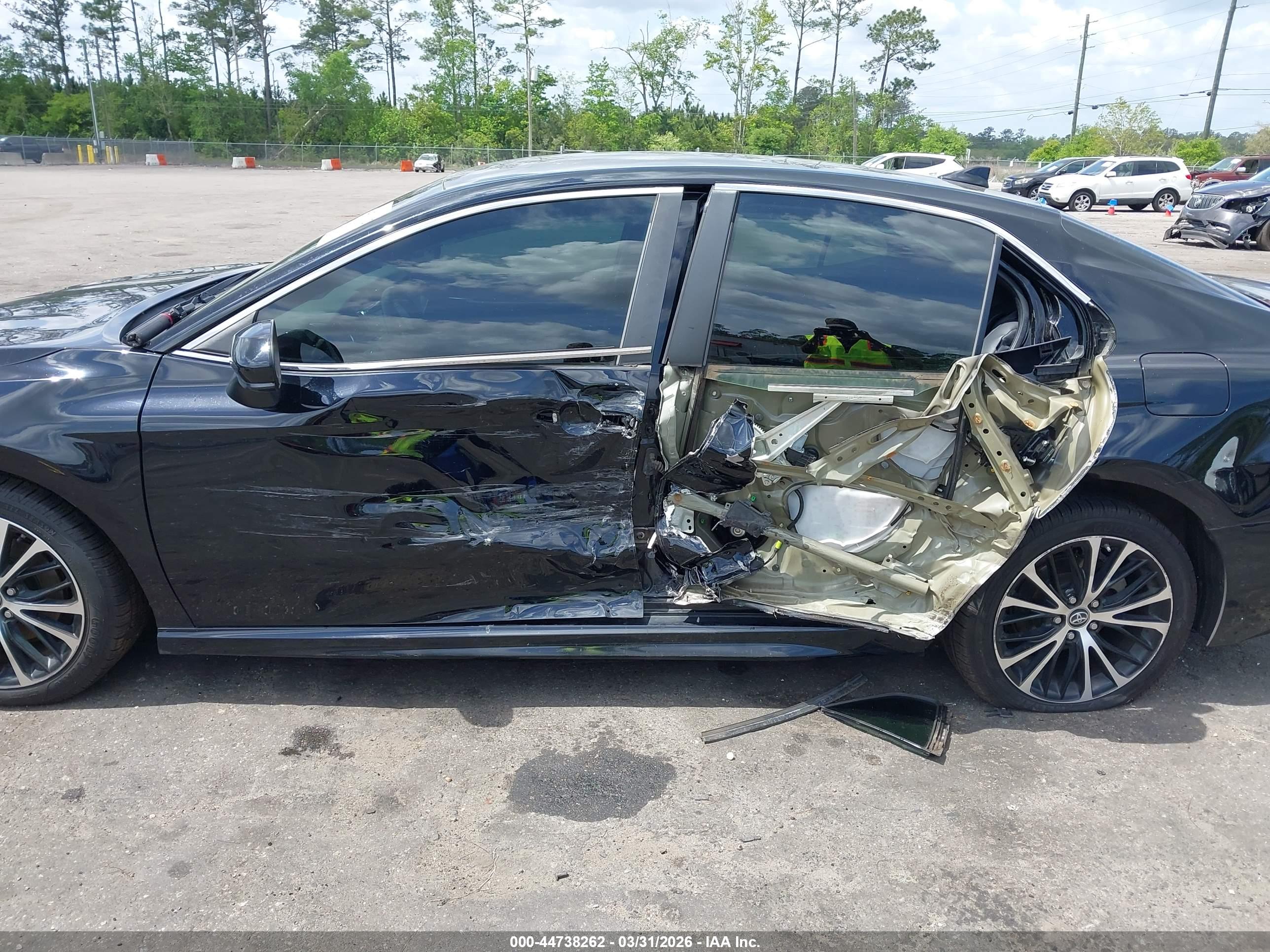 TOYOTA CAMRY image 6