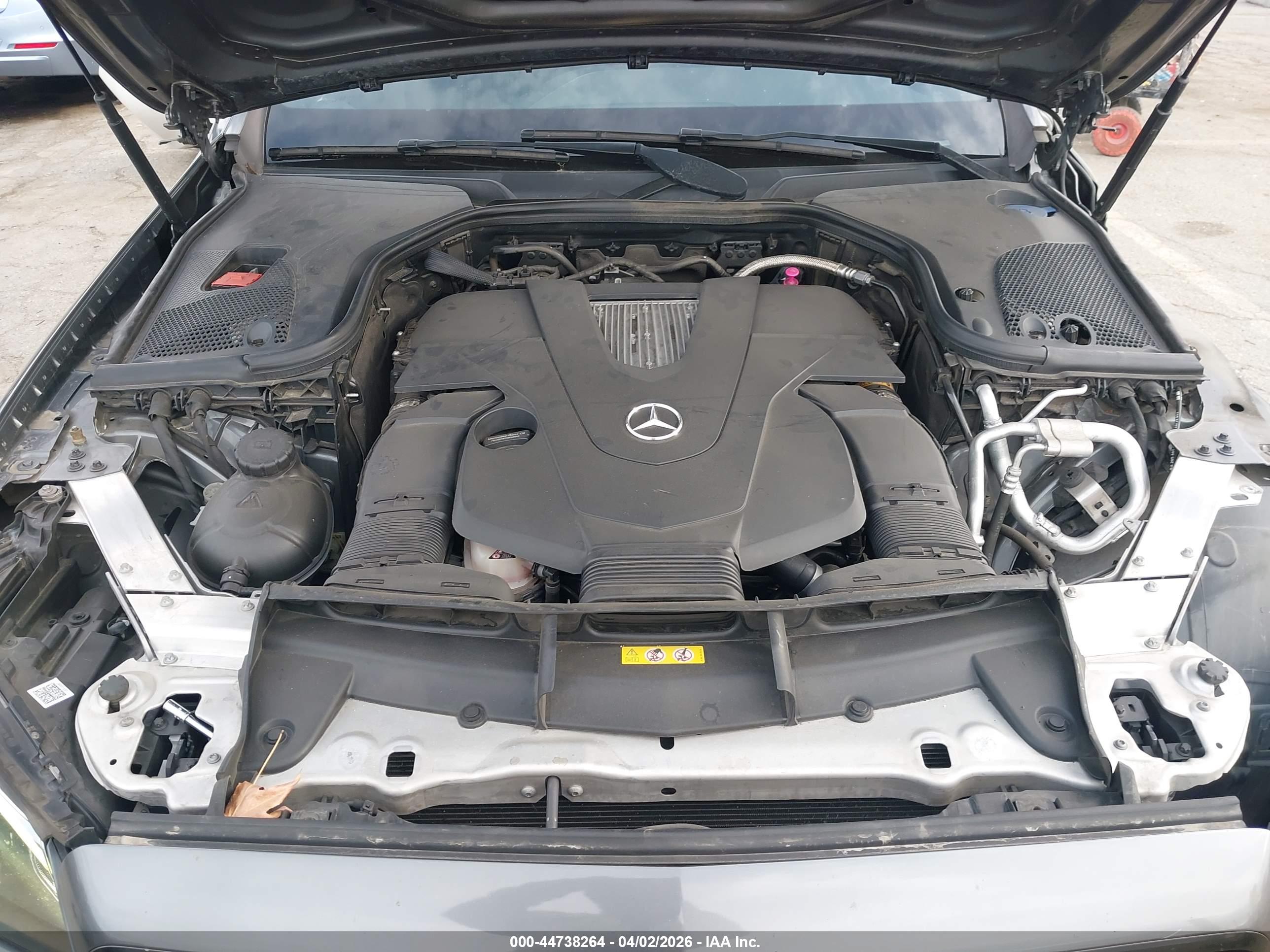 MERCEDES-BENZ E image 10