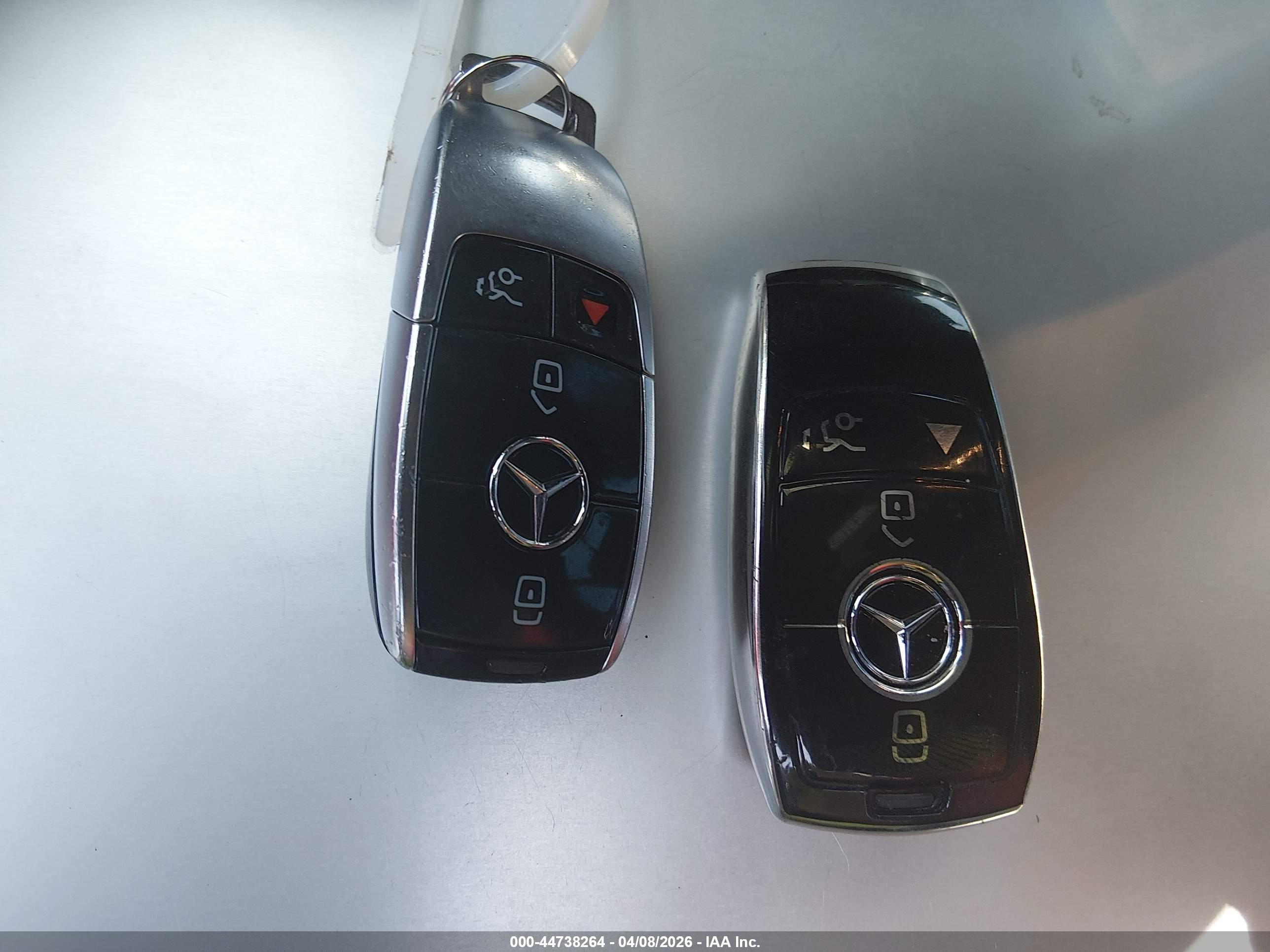 MERCEDES-BENZ E image 11