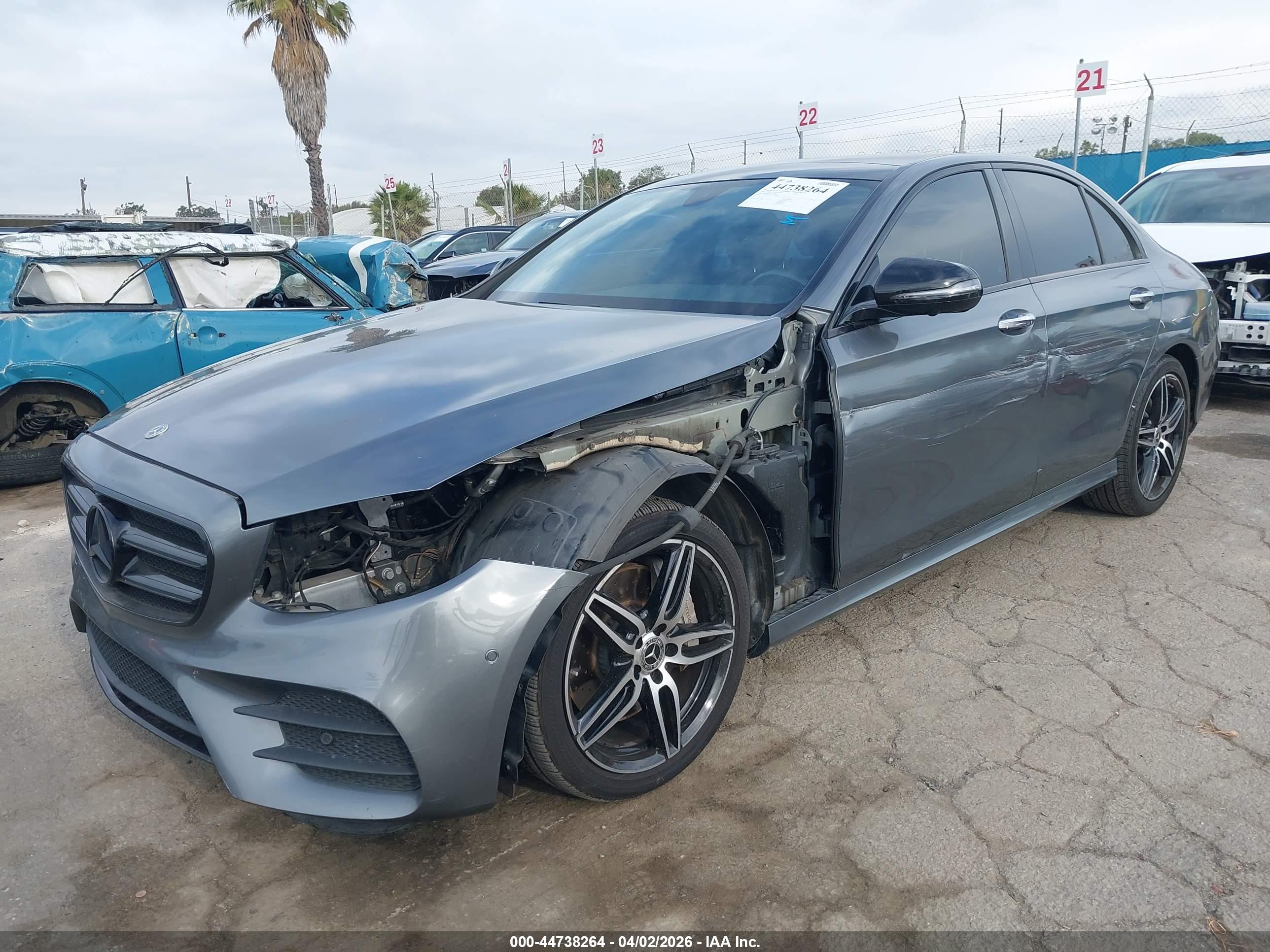 MERCEDES-BENZ E image 2