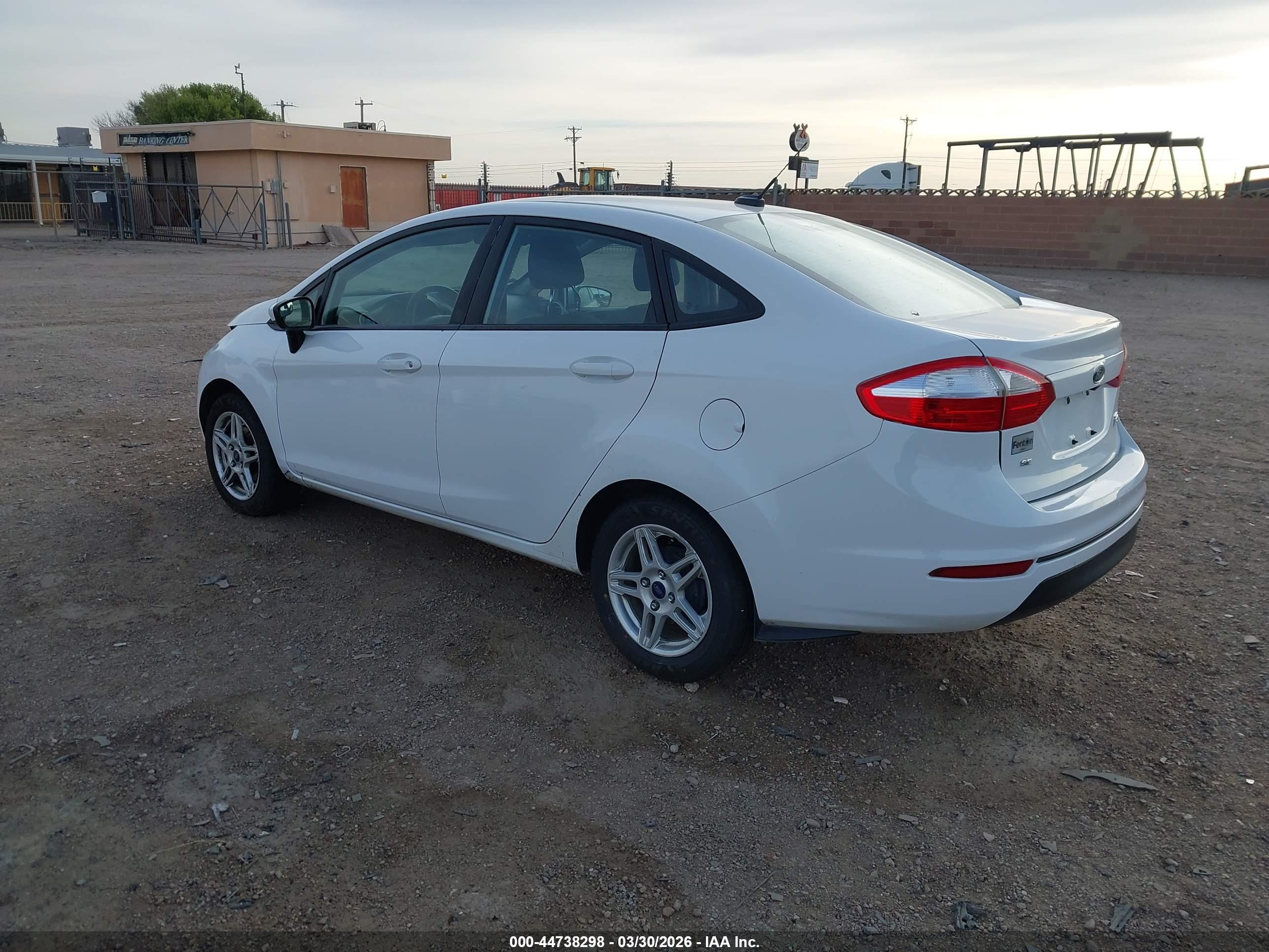 FORD FIESTA image 3
