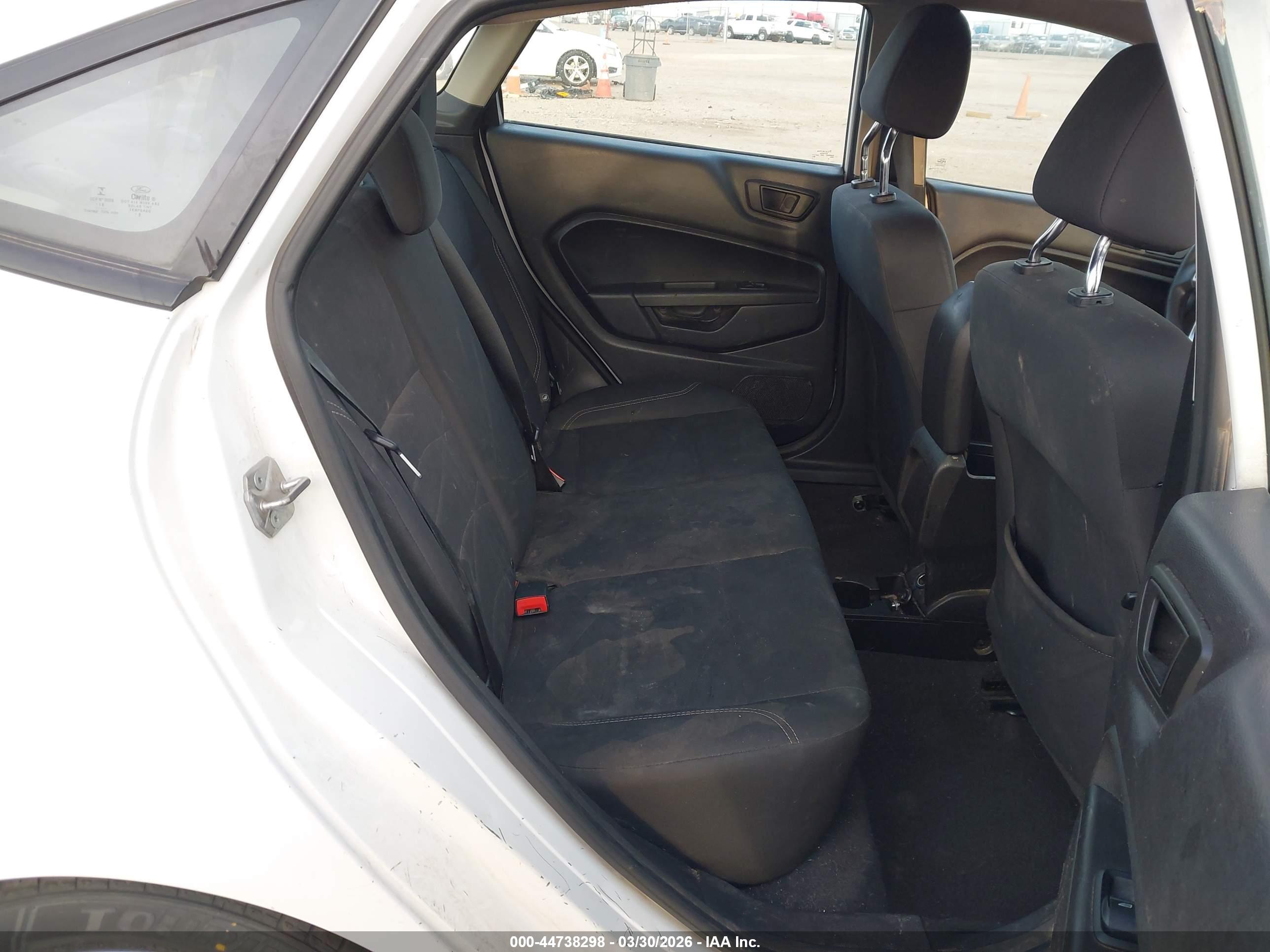 FORD FIESTA image 8